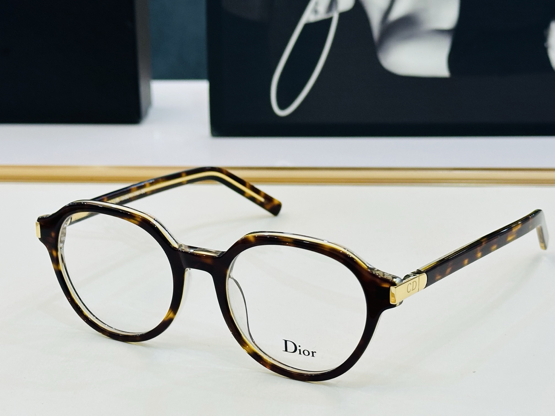 推荐 Dio* 迪家 R12 Size：51口20-145 时尚达人超爱💞 L时尚百搭 配光架