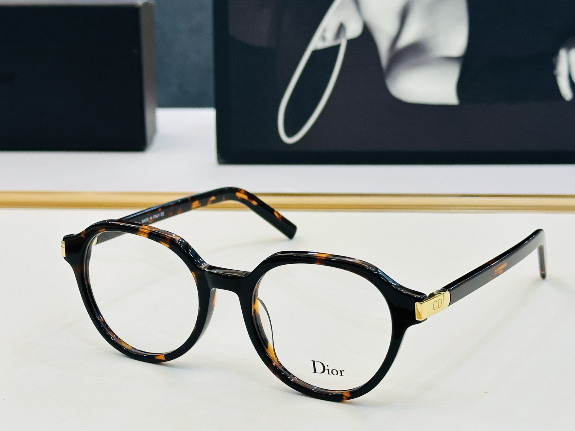 推荐 Dio* 迪家 R12 Size：51口20-145 时尚达人超爱💞 L时尚百搭 配光架