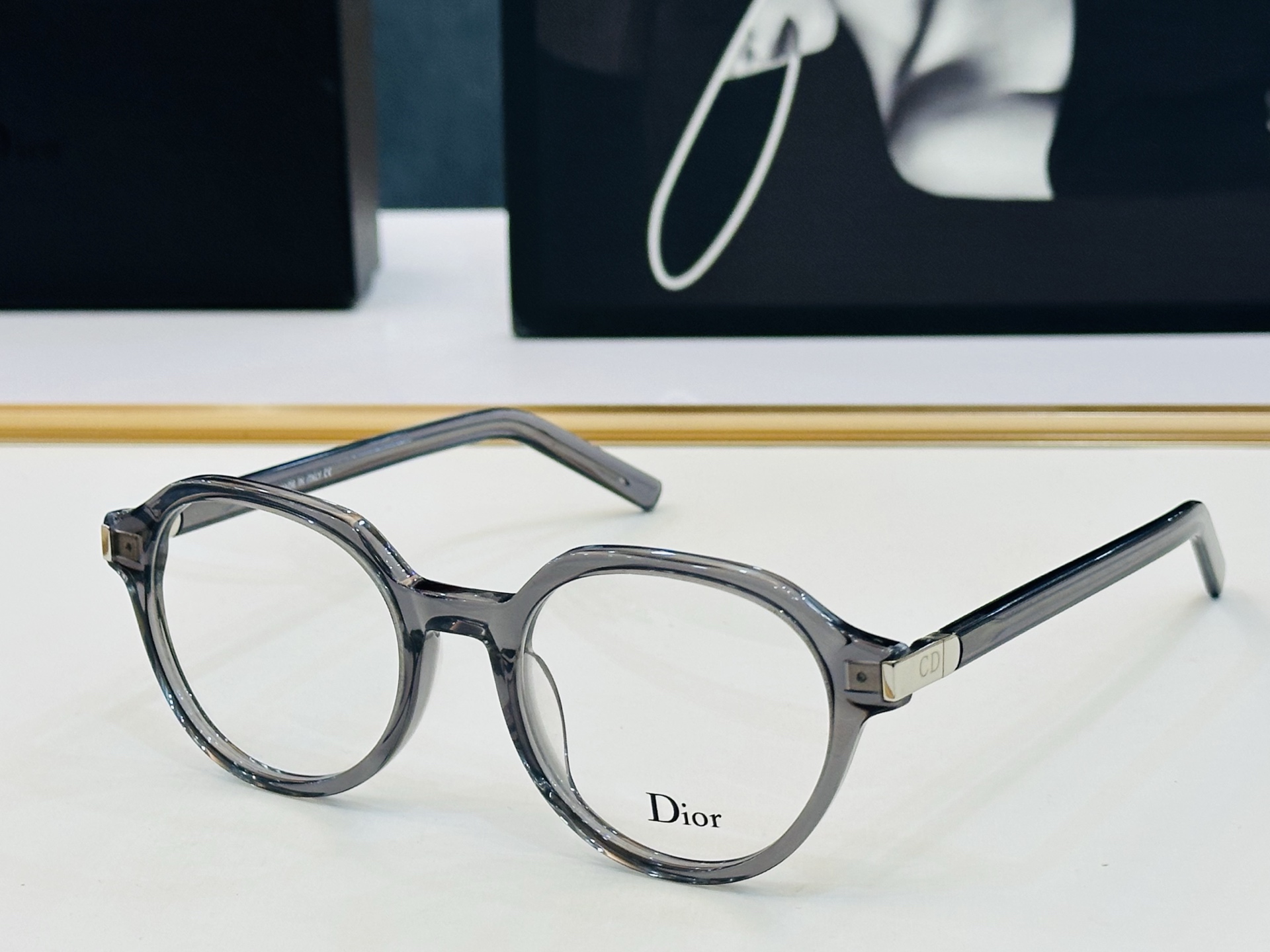 推荐 Dio* 迪家 R12 Size：51口20-145 时尚达人超爱💞 L时尚百搭 配光架