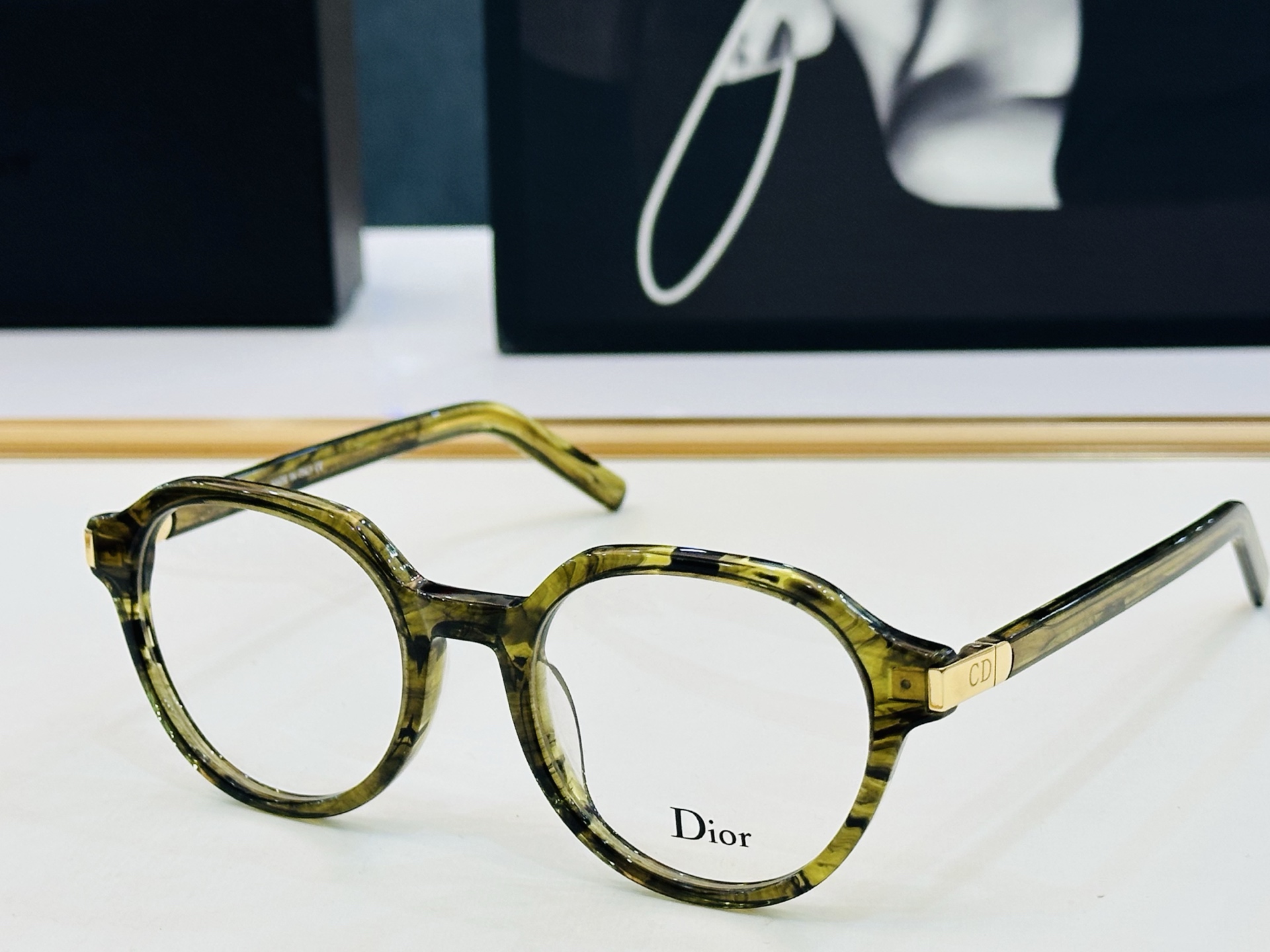 推荐 Dio* 迪家 R12 Size：51口20-145 时尚达人超爱💞 L时尚百搭 配光架