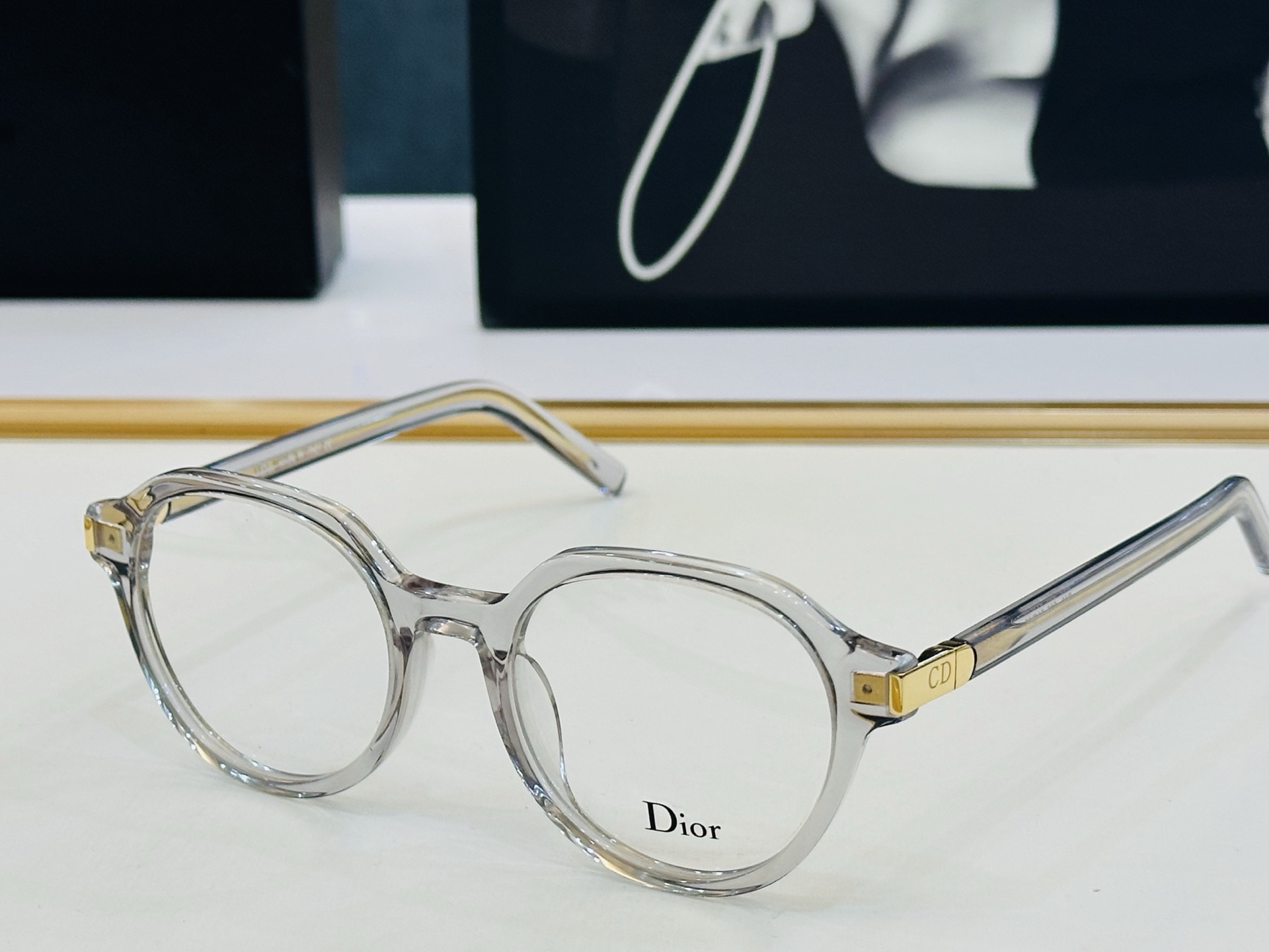 推荐 Dio* 迪家 R12 Size：51口20-145 时尚达人超爱💞 L时尚百搭 配光架