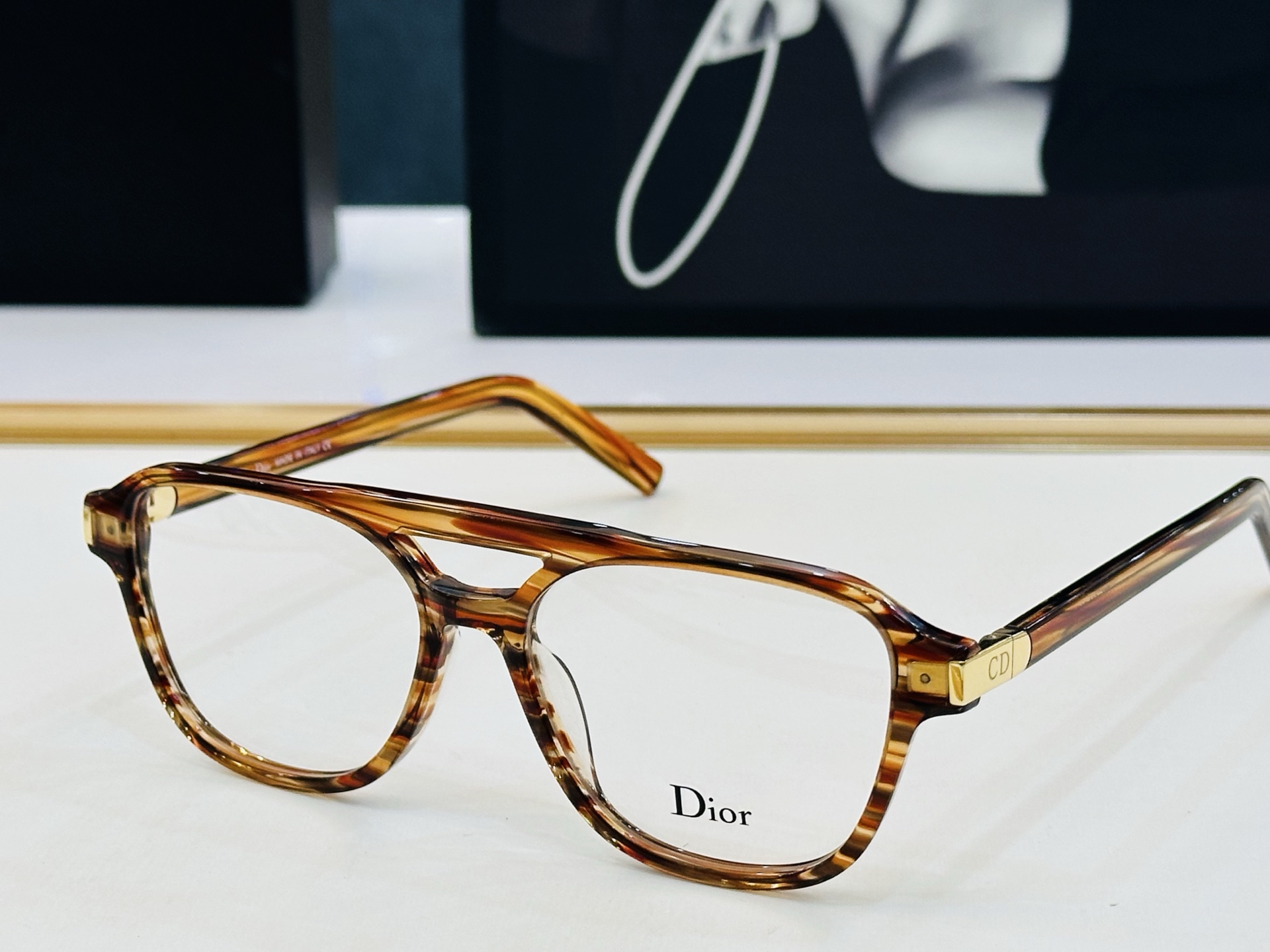 推荐 Dio* 迪家 R11 Size：54口16-145 时尚达人超爱💞 L时尚百搭 配光架