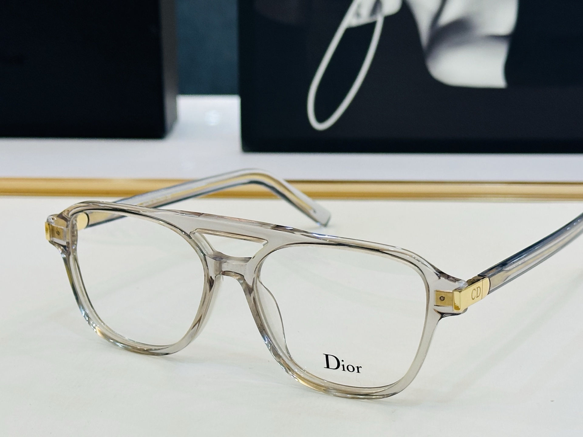 推荐 Dio* 迪家 R11 Size：54口16-145 时尚达人超爱💞 L时尚百搭 配光架