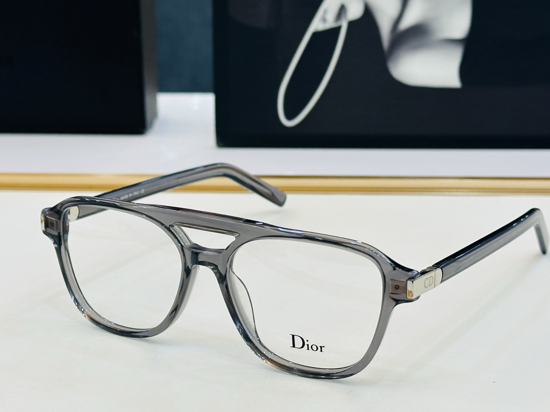 推荐 Dio* 迪家 R11 Size：54口16-145 时尚达人超爱💞 L时尚百搭 配光架