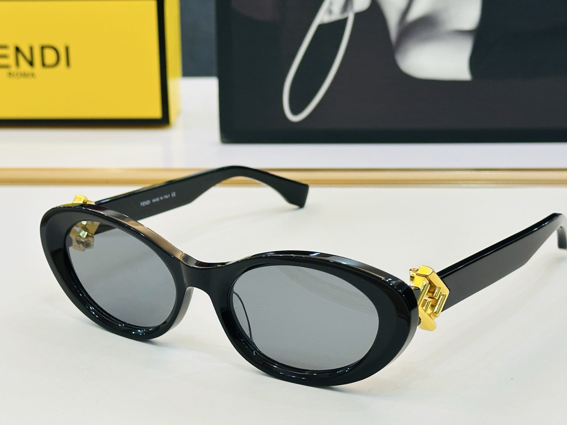 。新款FEND* FE40140U Size：55口20-140 🎁芬家 😀👏时尚经典 F太阳镜