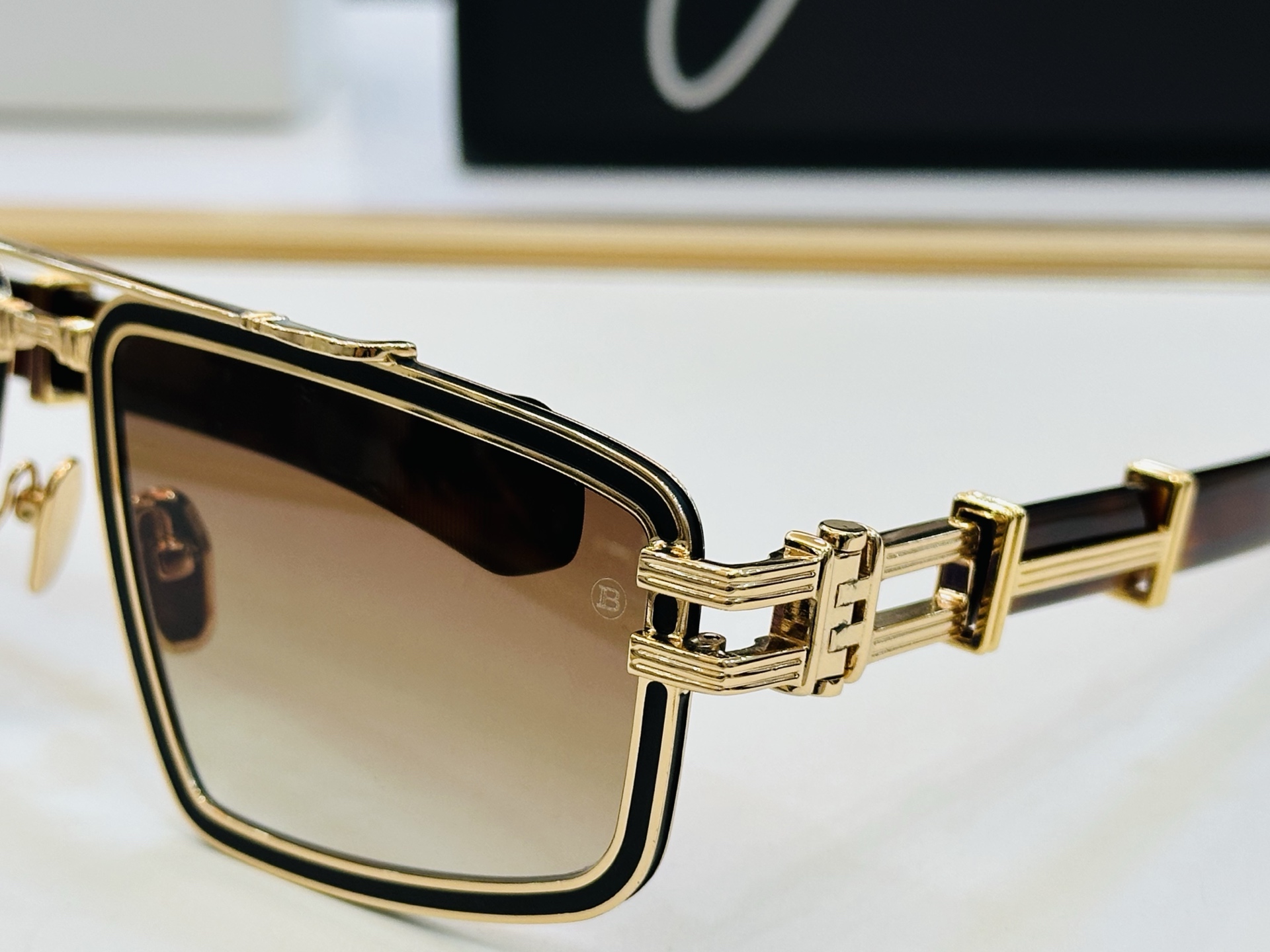 🆕 Balmain巴尔曼🌞男女款太阳镜 BPS-139A 内镀蓝膜 Size：59口17-140 🇨🇳🇨