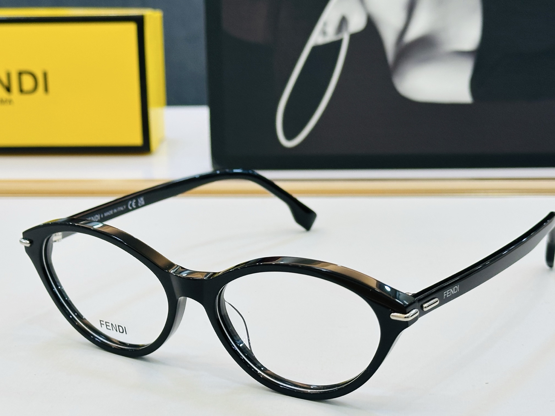 。新款FEND* FE50126 Size：53口16-140 🎁芬家 😀👏时尚经典 wen太阳镜