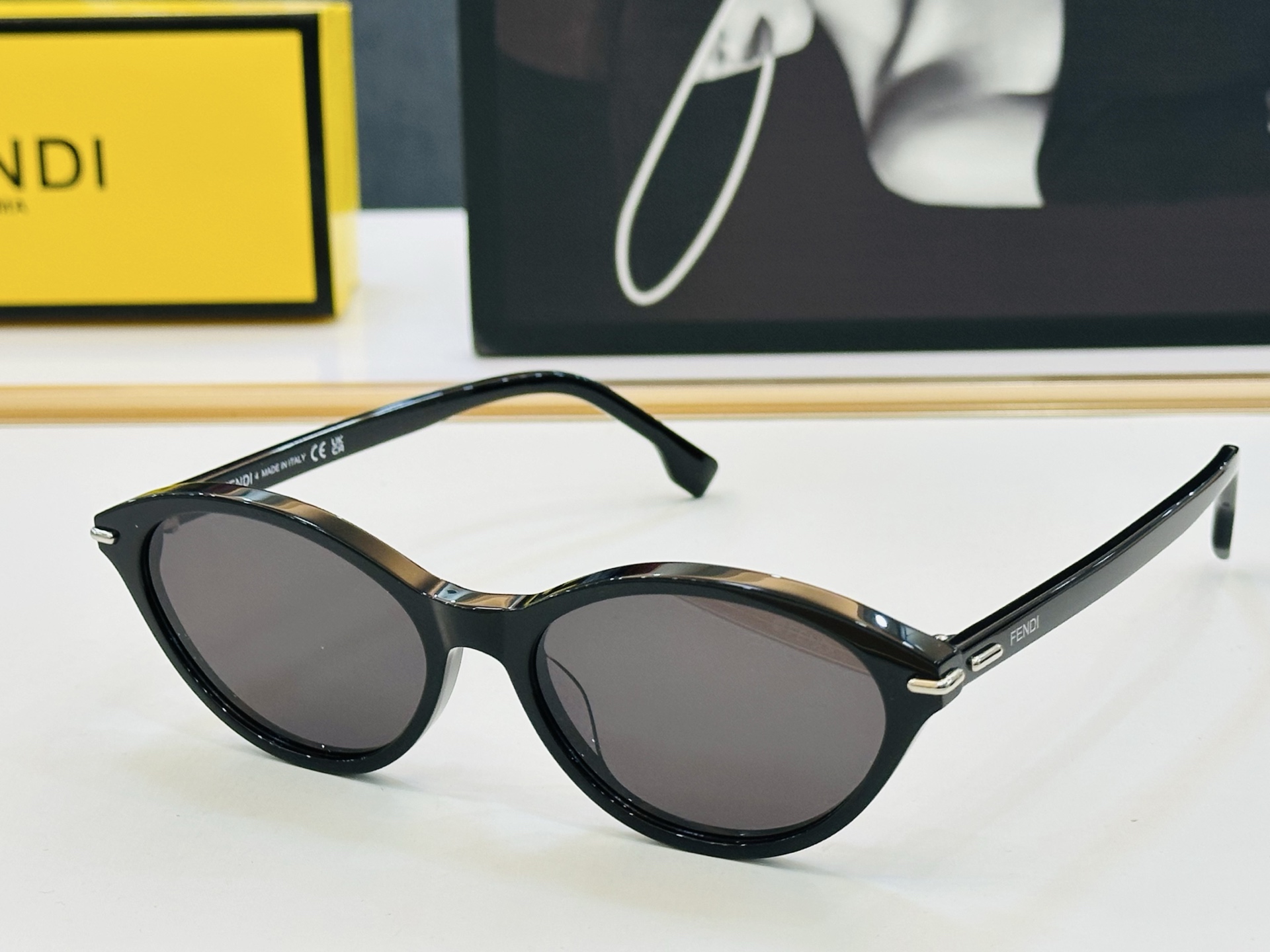。新款FEND* FE50126 Size：53口16-140 🎁芬家 😀👏时尚经典 wen太阳镜