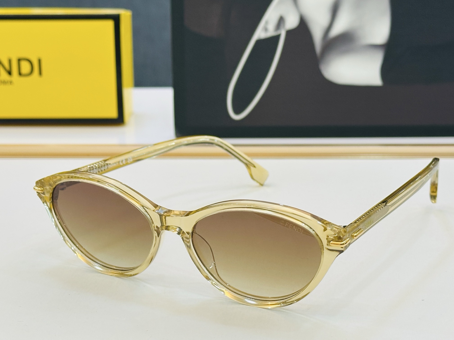 。新款FEND* FE50126 Size：53口16-140 🎁芬家 😀👏时尚经典 wen太阳镜