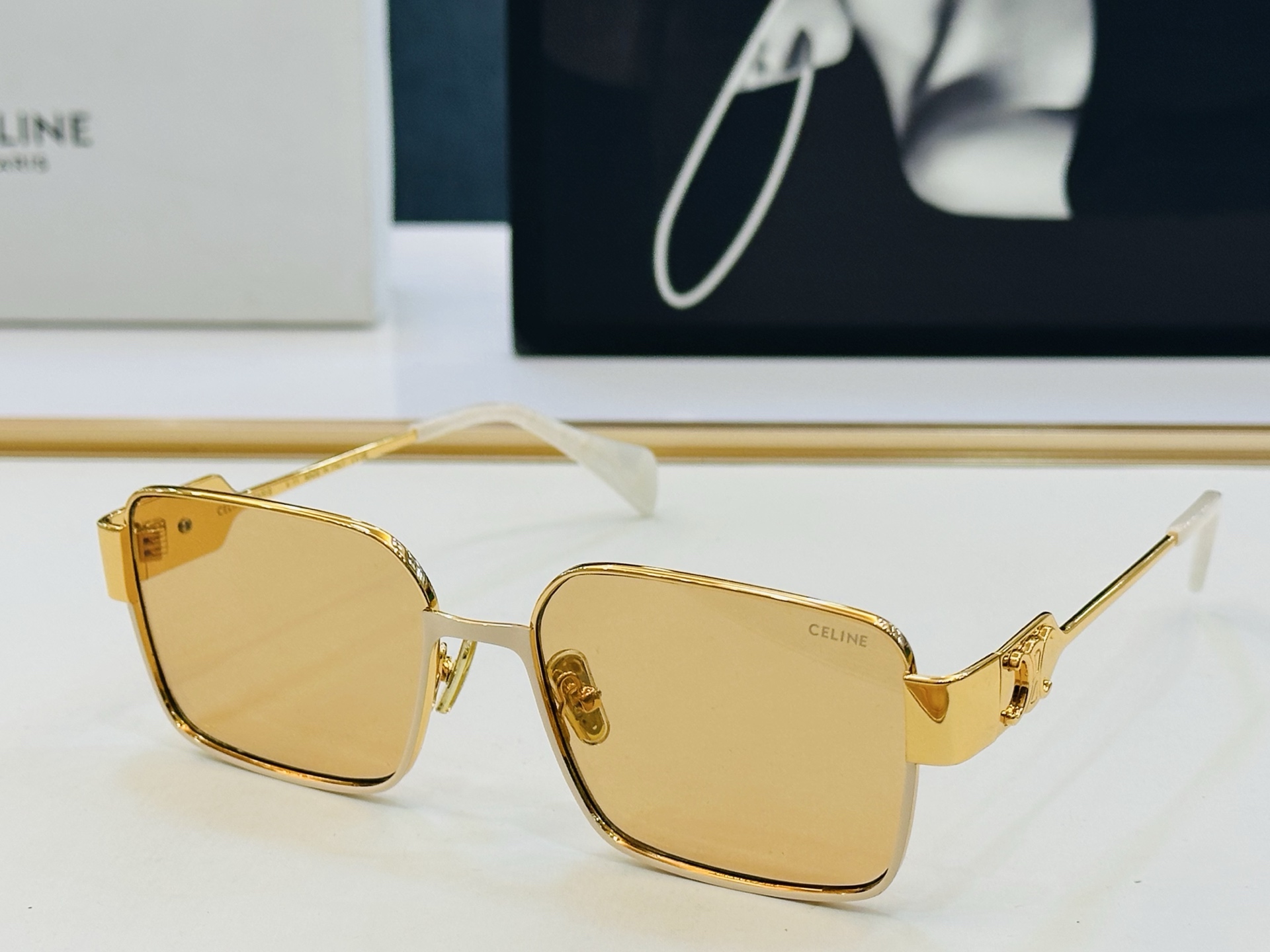 【CELINE】赛琳 CL1576LU Size：57口17-145 一直热销的款式 欧美风 光泽度好 