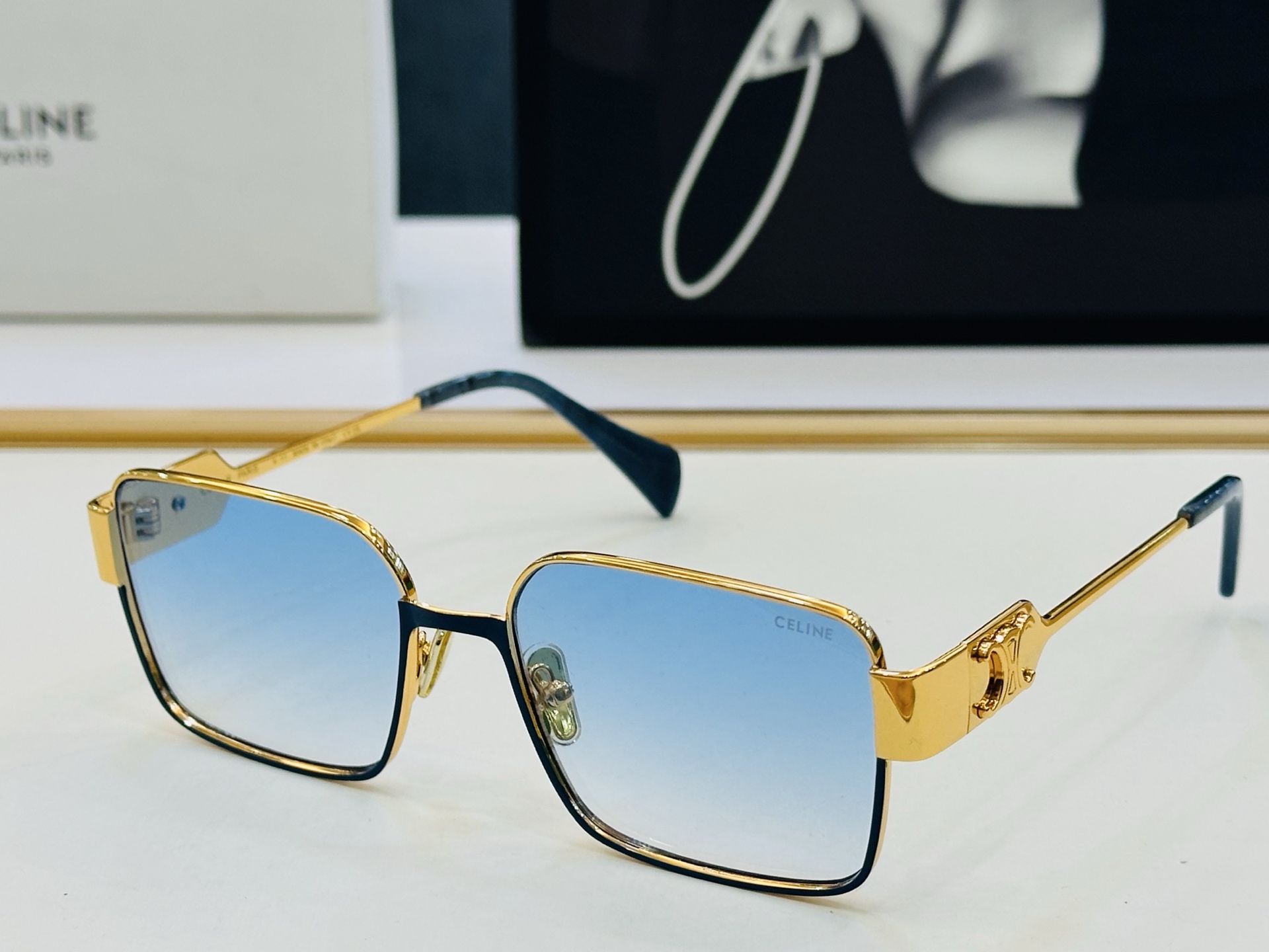 【CELINE】赛琳 CL1576LU Size：57口17-145 一直热销的款式 欧美风 光泽度好 