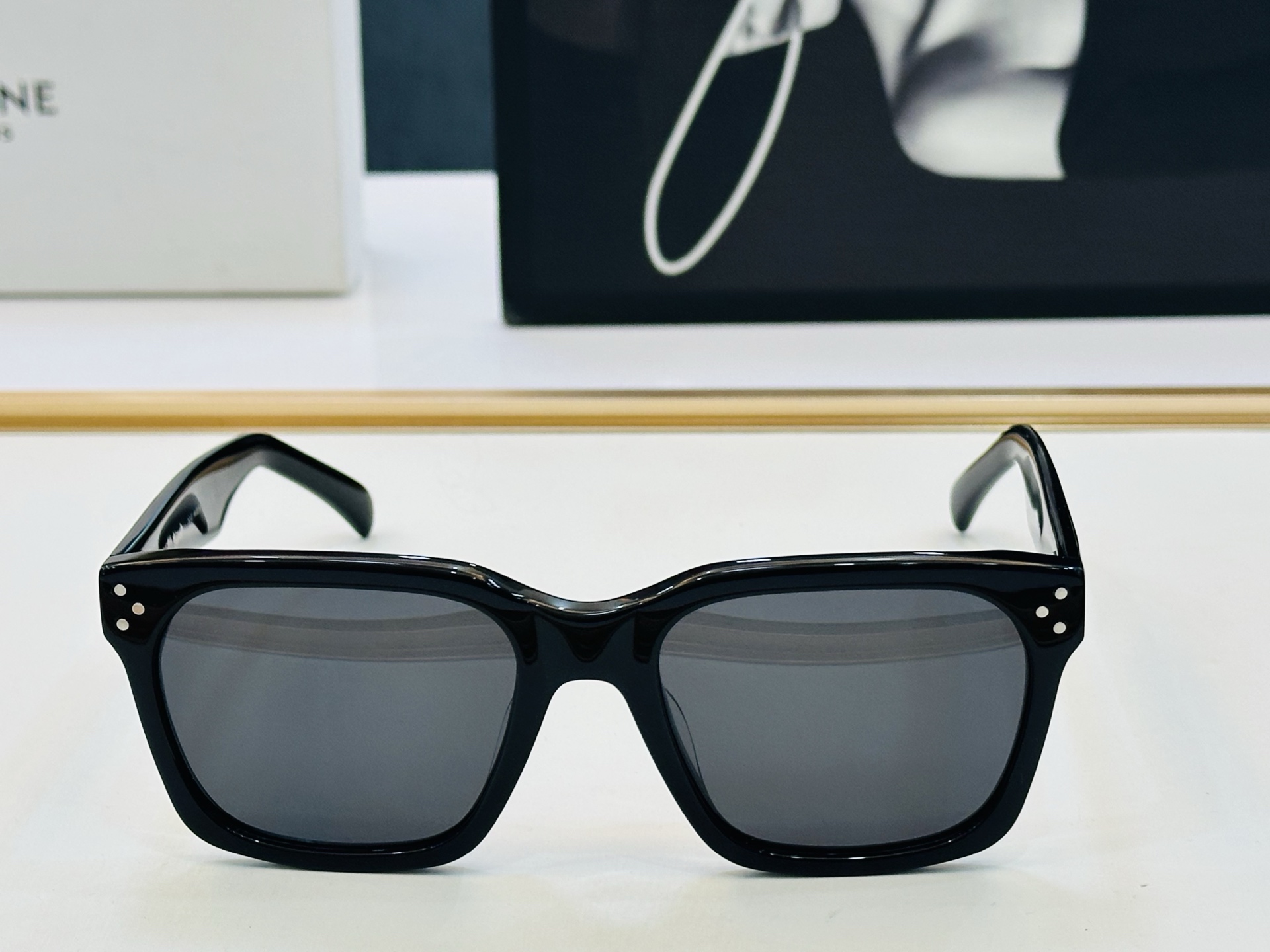 【CELINE】赛琳 CL40248 Size：54口19-145 一直热销的款式 欧美风 光泽度好 质