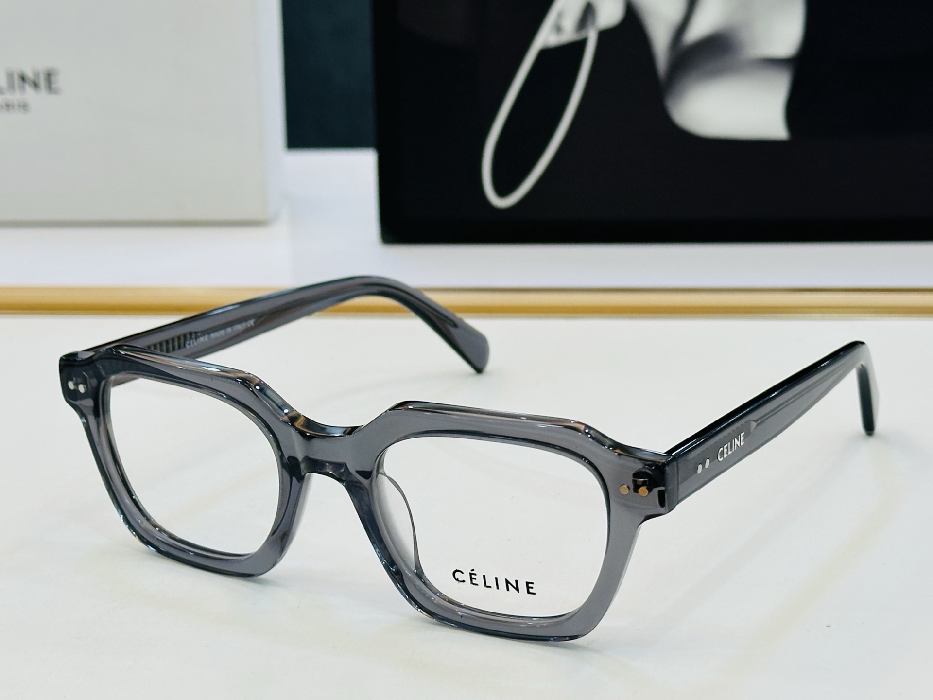 【CELINE】赛琳 CL50128 Size：49口21-145 一直热销的款式 质感强 L工艺超赞 