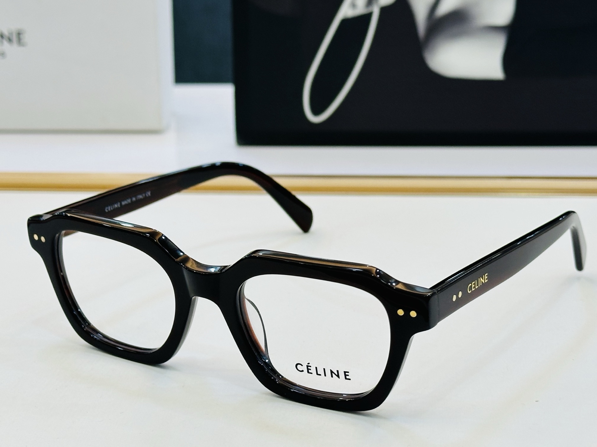【CELINE】赛琳 CL50128 Size：49口21-145 一直热销的款式 质感强 L工艺超赞 