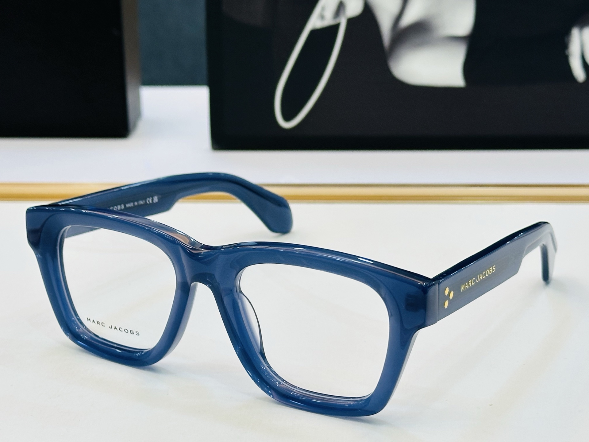 Marc jacobs 马杰家 MJ889 Size：54口20-145 采用今年流行的板材 Z完美设计