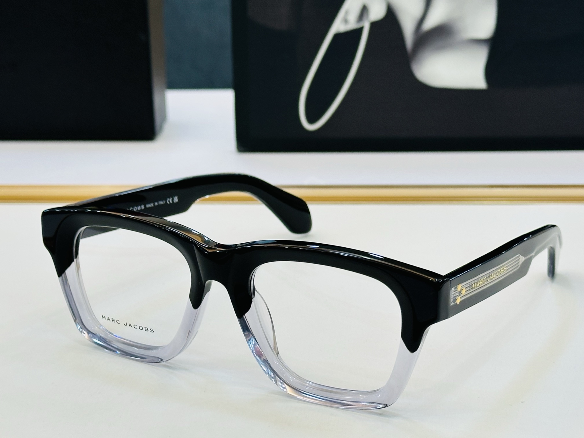 Marc jacobs 马杰家 MJ889 Size：54口20-145 采用今年流行的板材 Z完美设计