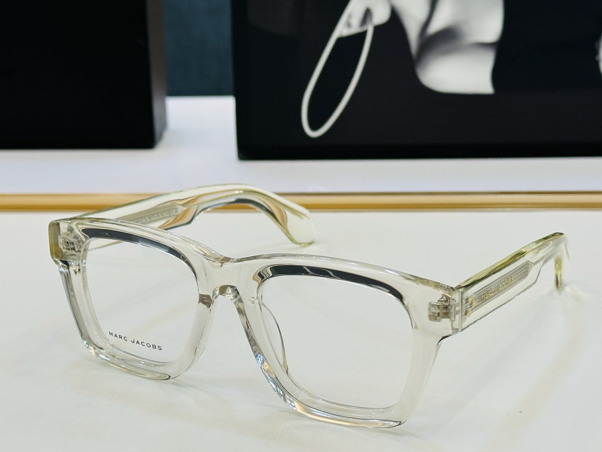 Marc jacobs 马杰家 MJ889 Size：54口20-145 采用今年流行的板材 Z完美设计