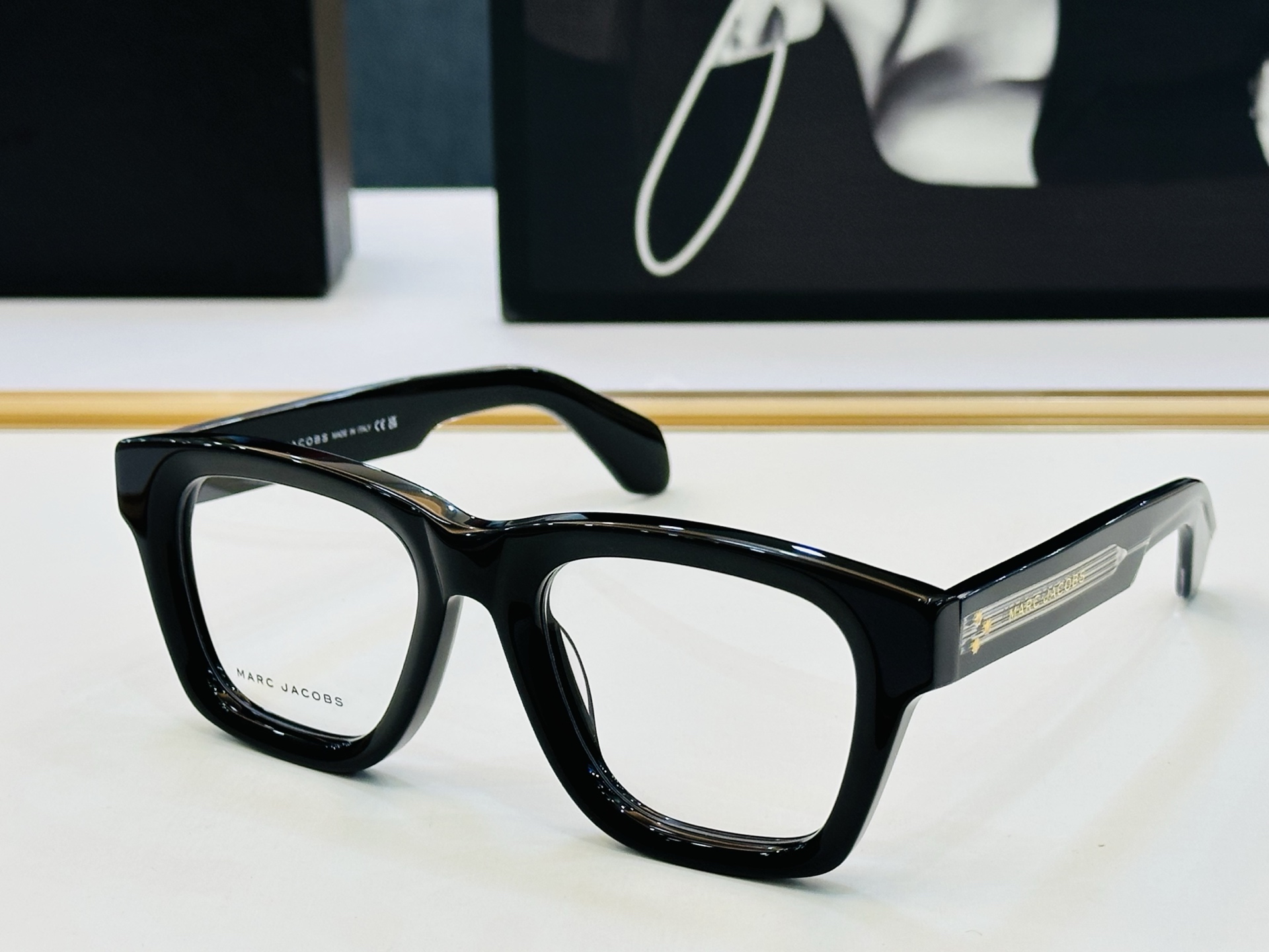 Marc jacobs 马杰家 MJ889 Size：54口20-145 采用今年流行的板材 Z完美设计