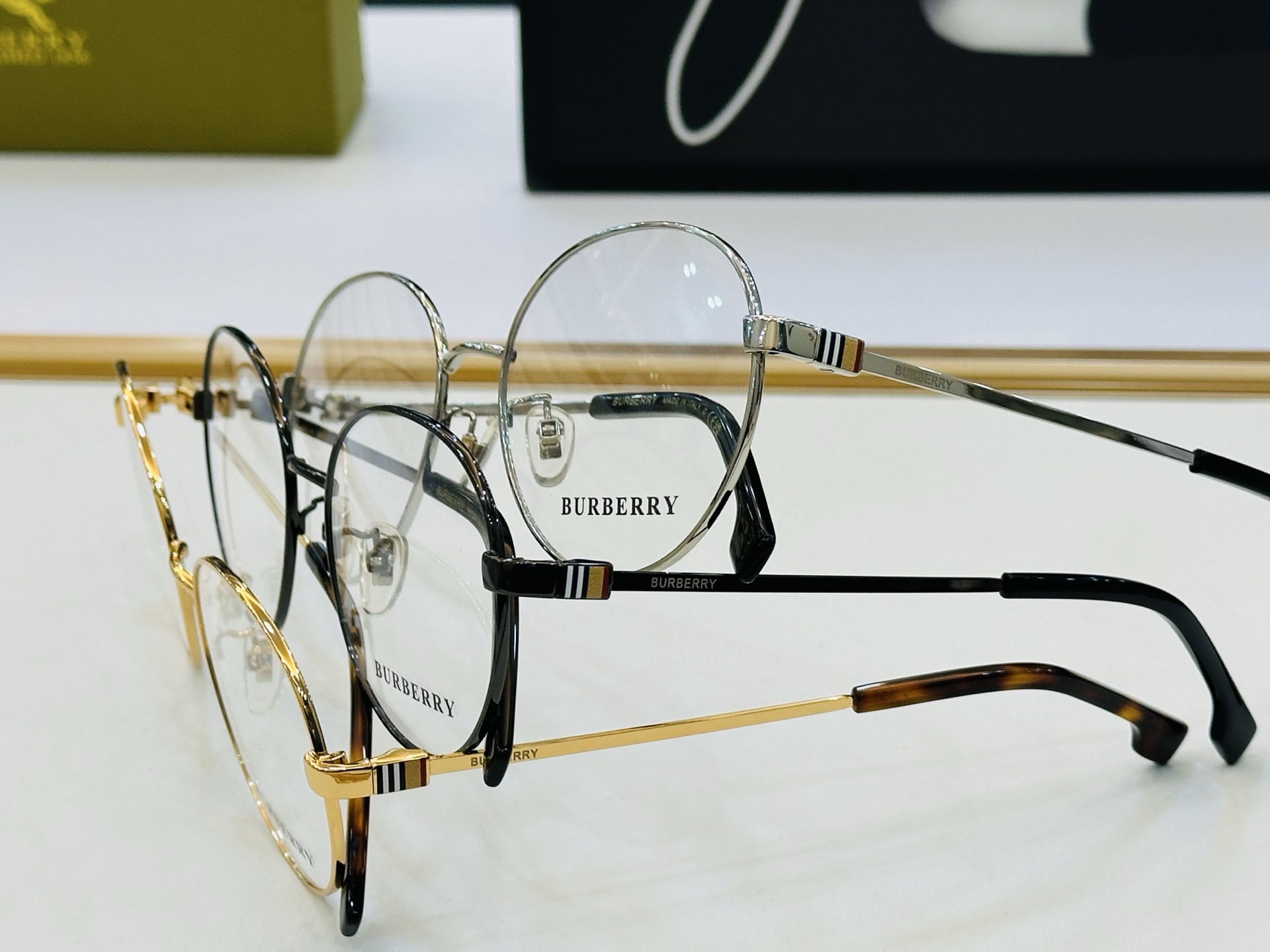 新款 BURBERR*🔻巴家 BE1384 百搭镜架Size：56口18-145 高品质 到货 XL🌲🌲