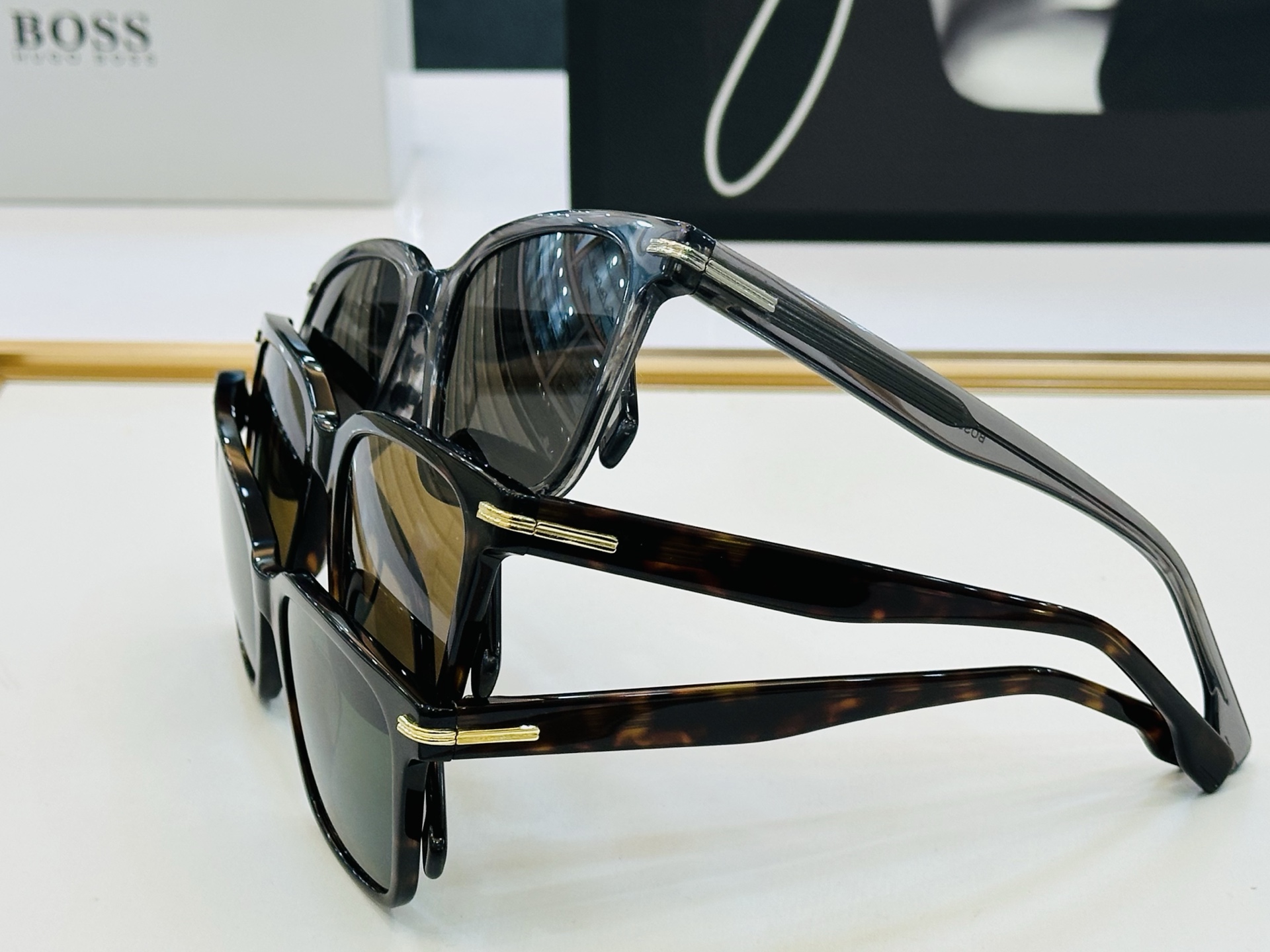 🆕 BOSS 1540/F/SK Size：54口20-145 🕶🕶💋💋👣👣 不挑脸 🍁经典不过时框型 