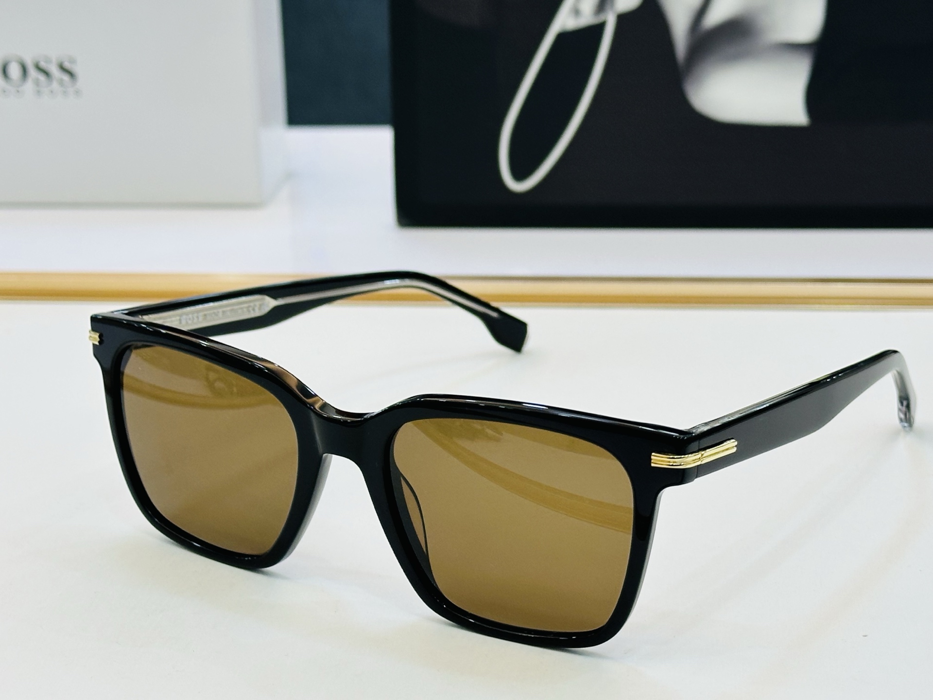 🆕 BOSS 1540/F/SK Size：54口20-145 🕶🕶💋💋👣👣 不挑脸 🍁经典不过时框型 