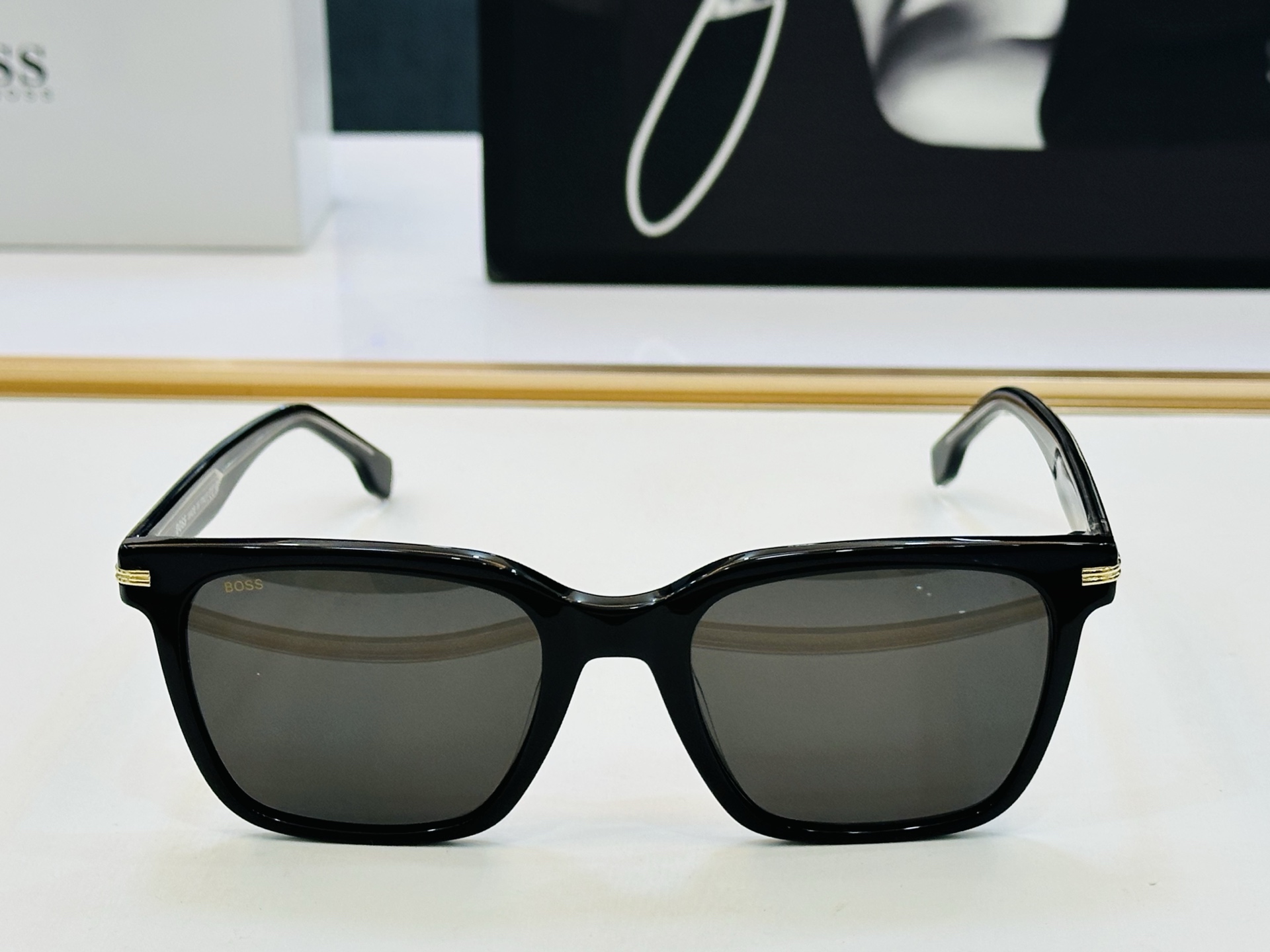 🆕 BOSS 1540/F/SK Size：54口20-145 🕶🕶💋💋👣👣 不挑脸 🍁经典不过时框型 