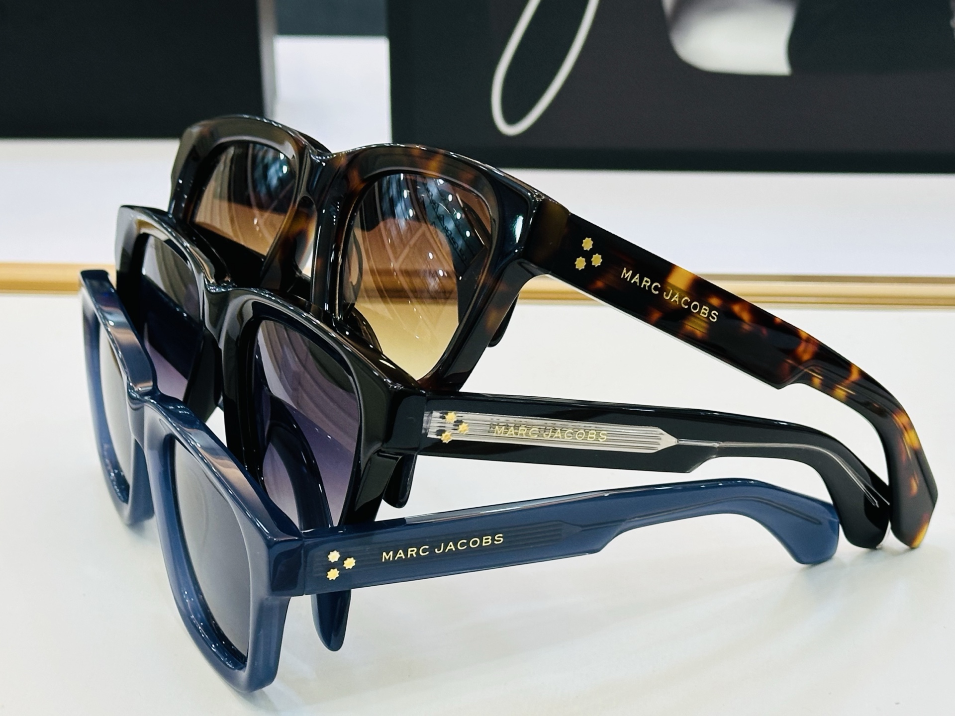 Marc jacobs 马杰家 MJ889 Size：54口20-145 采用今年流行的板材 Z完美设计