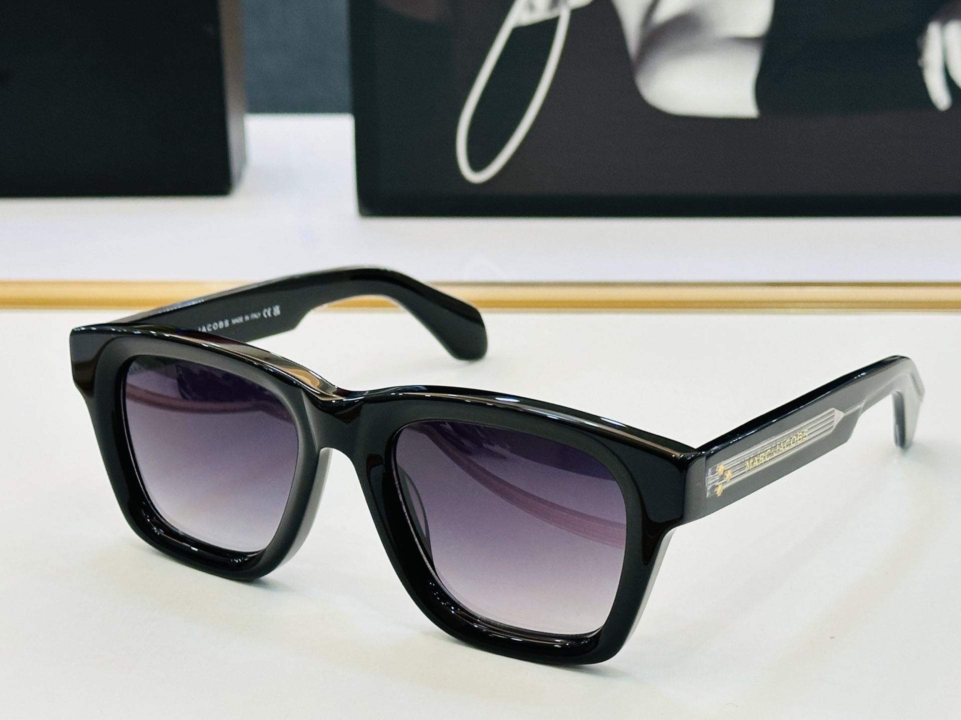 Marc jacobs 马杰家 MJ889 Size：54口20-145 采用今年流行的板材 Z完美设计