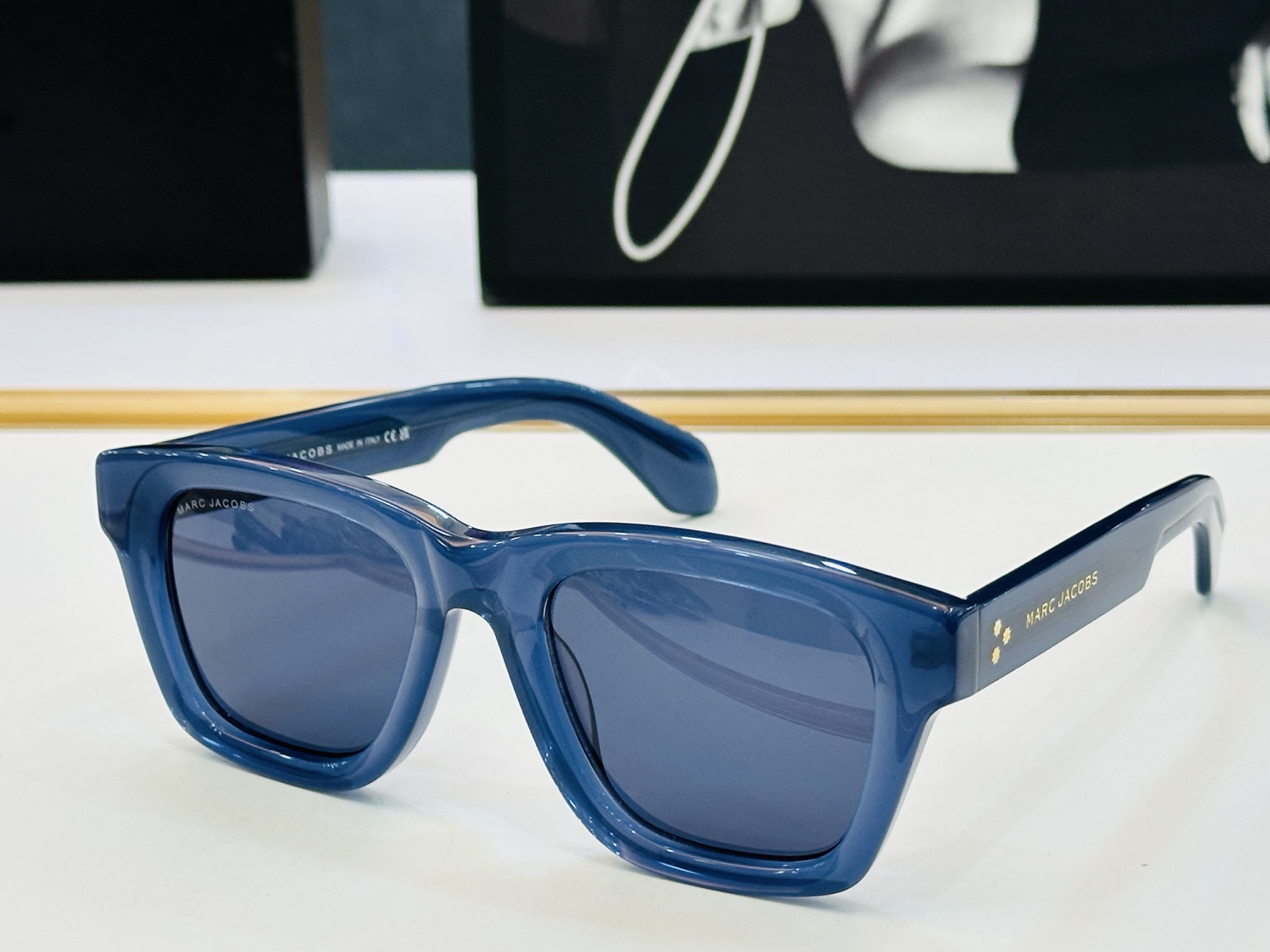 Marc jacobs 马杰家 MJ889 Size：54口20-145 采用今年流行的板材 Z完美设计