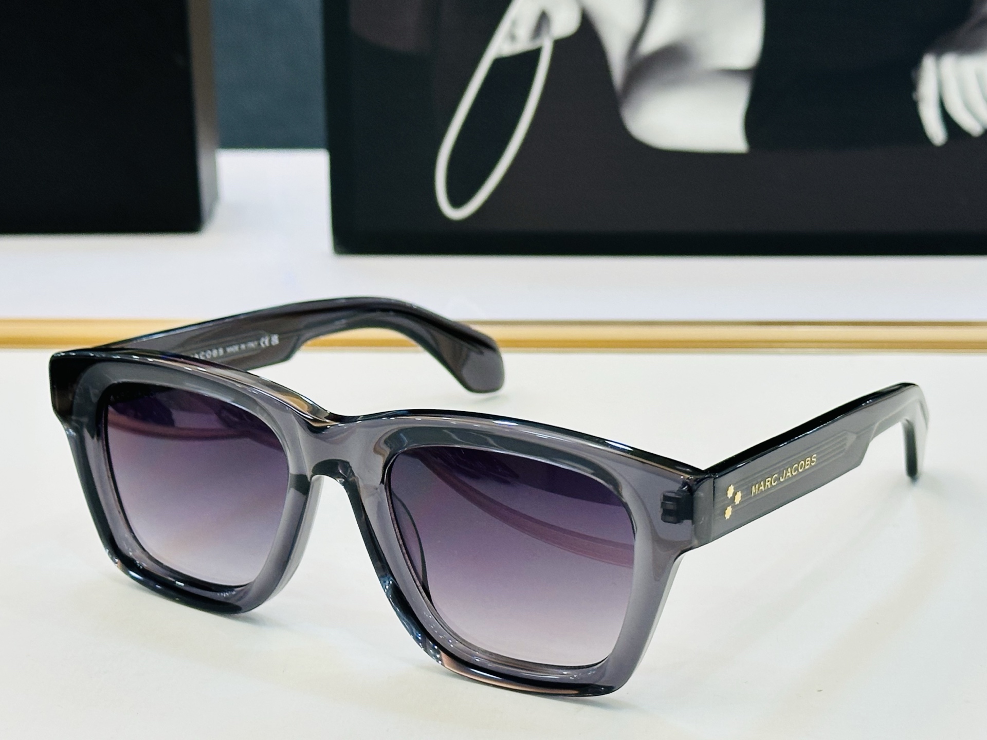 Marc jacobs 马杰家 MJ889 Size：54口20-145 采用今年流行的板材 Z完美设计