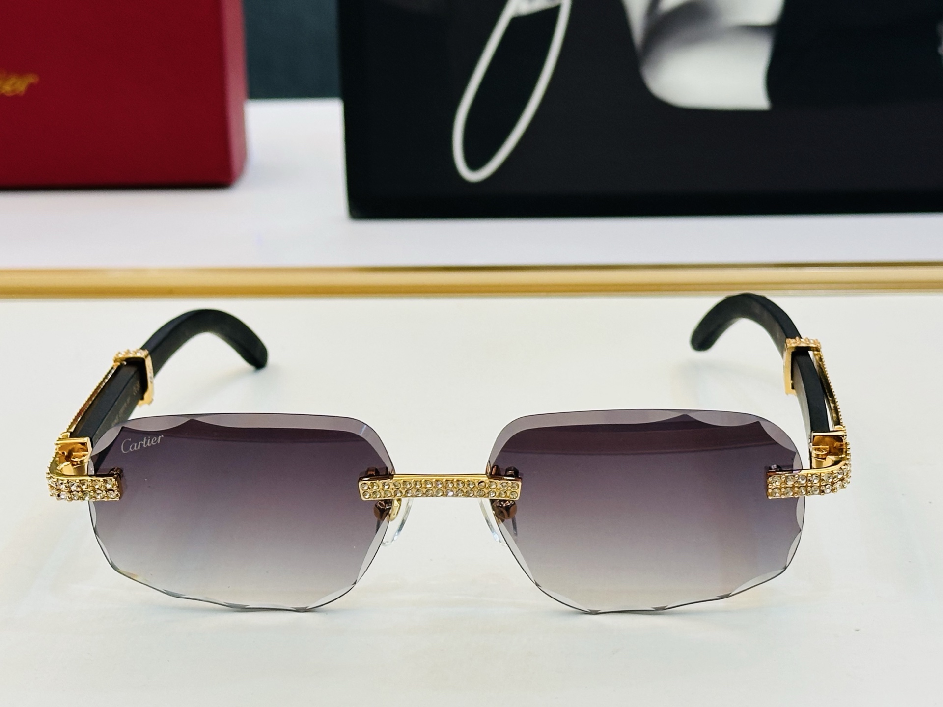 Cartie* 卡家 CT0707S 太阳镜 Size：59口17-145 工艺精湛气质十足！X男女同款