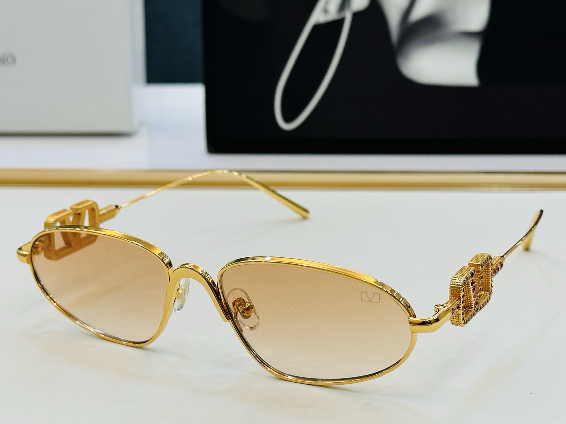 新款VALENYIN* 华伦天奴 VLS1743L Size：57口17-145 🔝🔝采用时下最流行片色