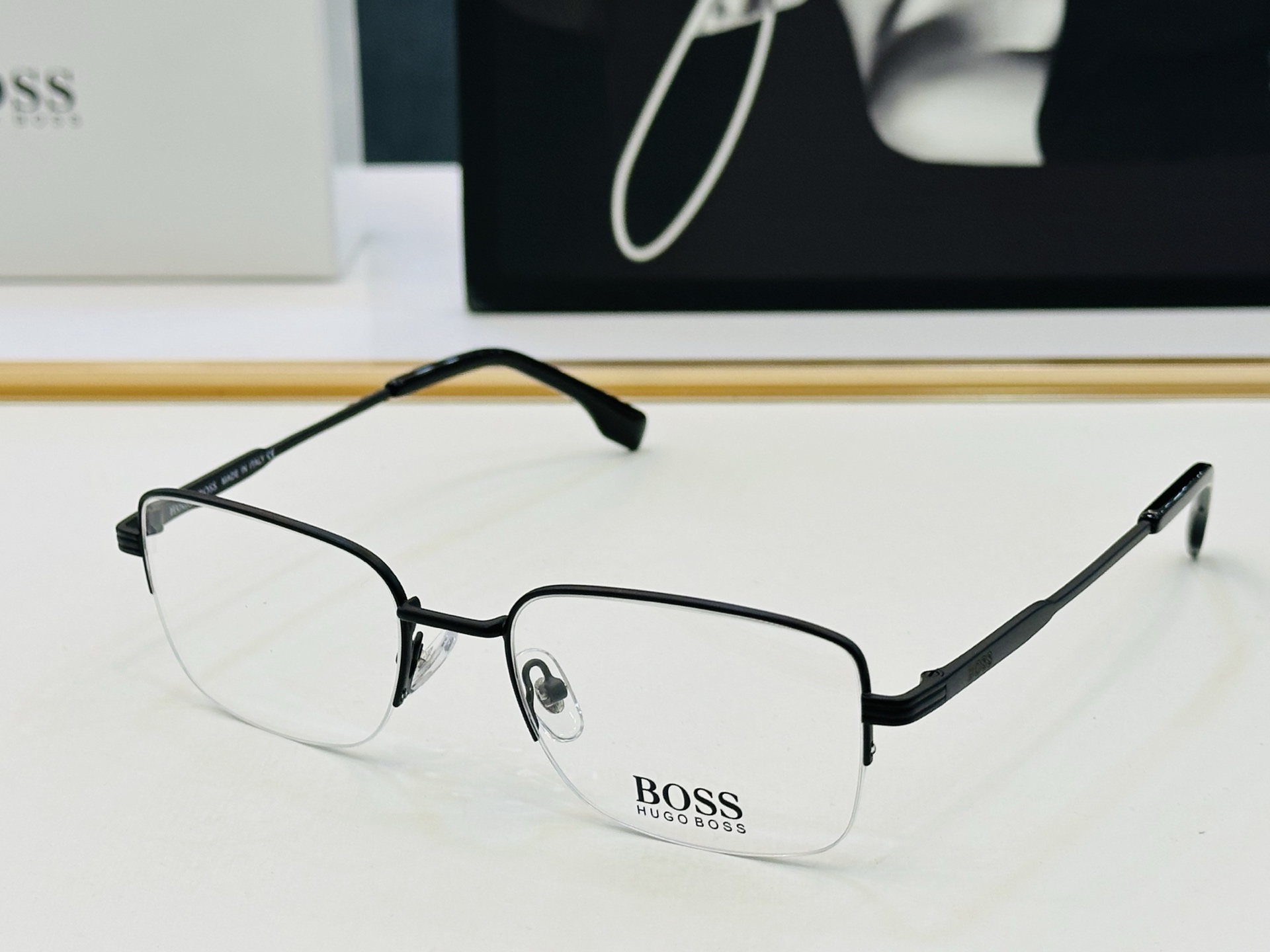 🆕 BOSS1799 Size：55口18-145 🕶🕶💋💋👣👣 高品质 不挑脸 🍁经典不过时框型 L品