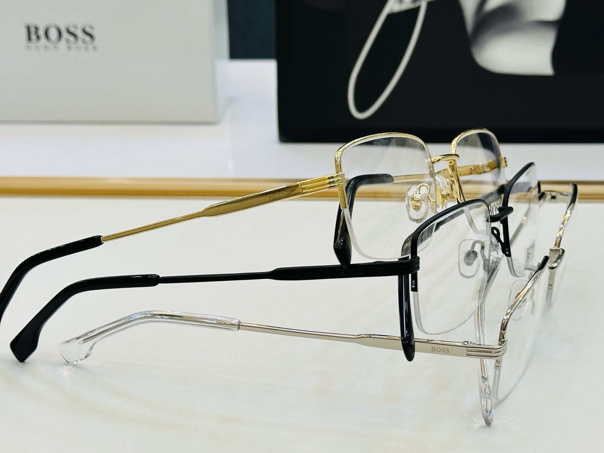 🆕 BOSS1799 Size：55口18-145 🕶🕶💋💋👣👣 高品质 不挑脸 🍁经典不过时框型 L品