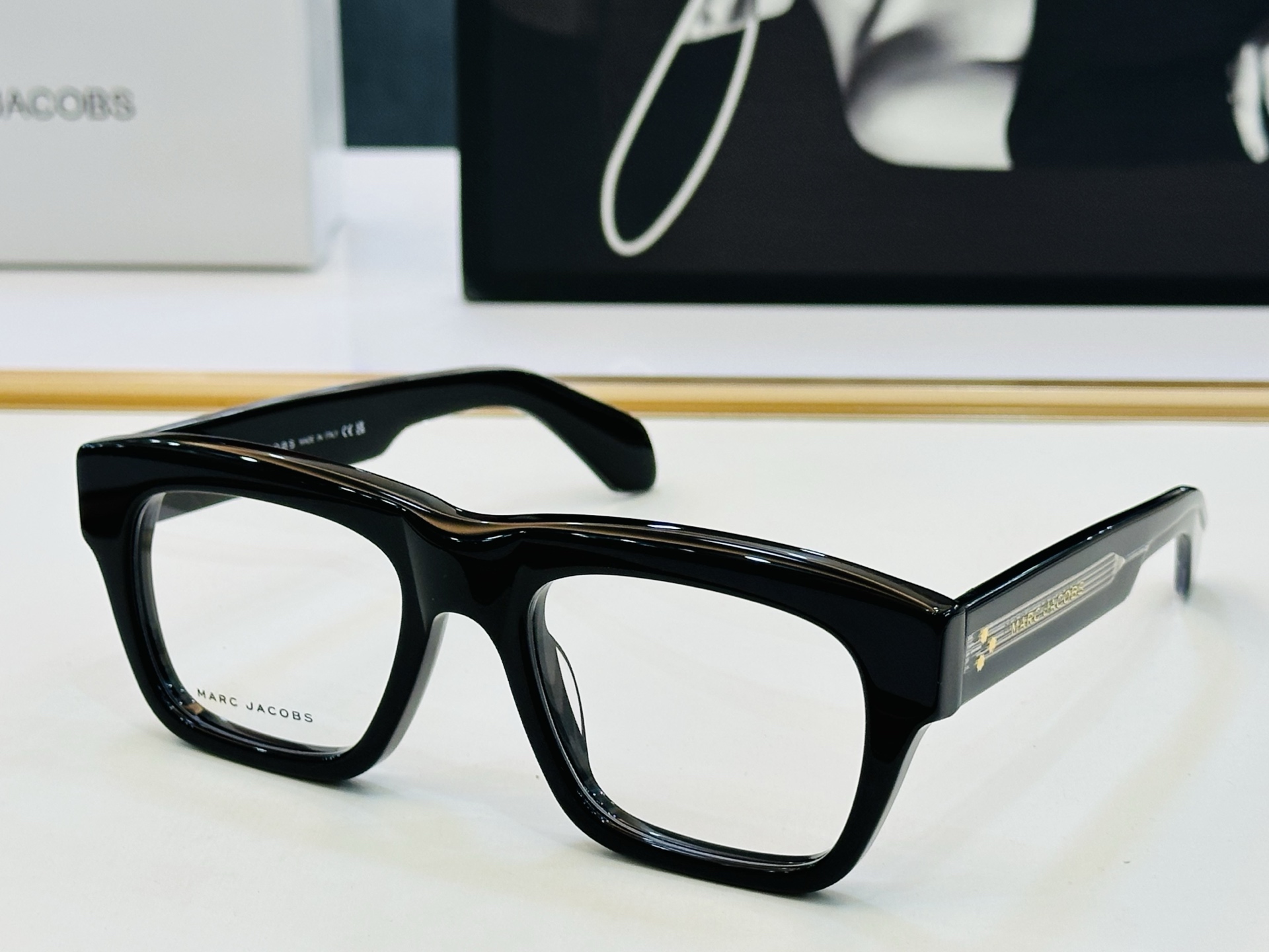 Marc jacobs 马杰家 MJ886 Size：56口17-145 采用今年流行的板材 Z完美设计