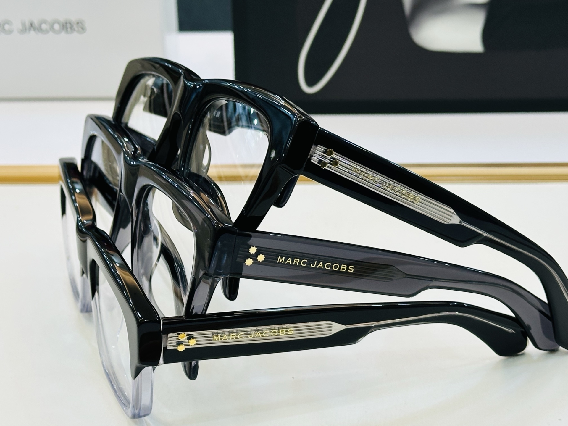 Marc jacobs 马杰家 MJ886 Size：56口17-145 采用今年流行的板材 Z完美设计