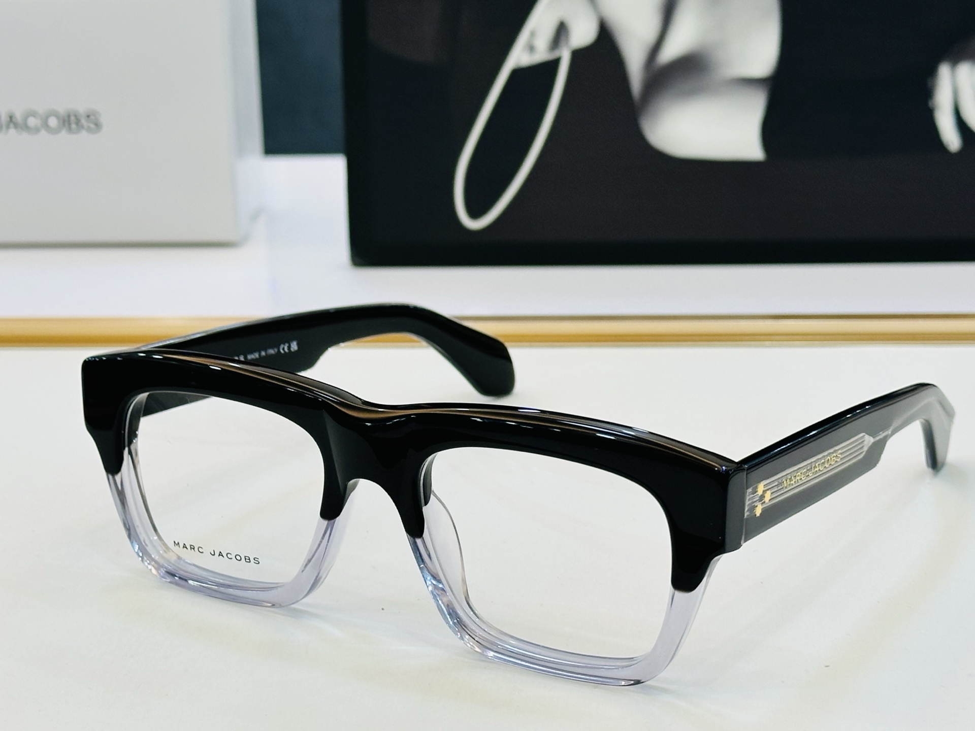 Marc jacobs 马杰家 MJ886 Size：56口17-145 采用今年流行的板材 Z完美设计