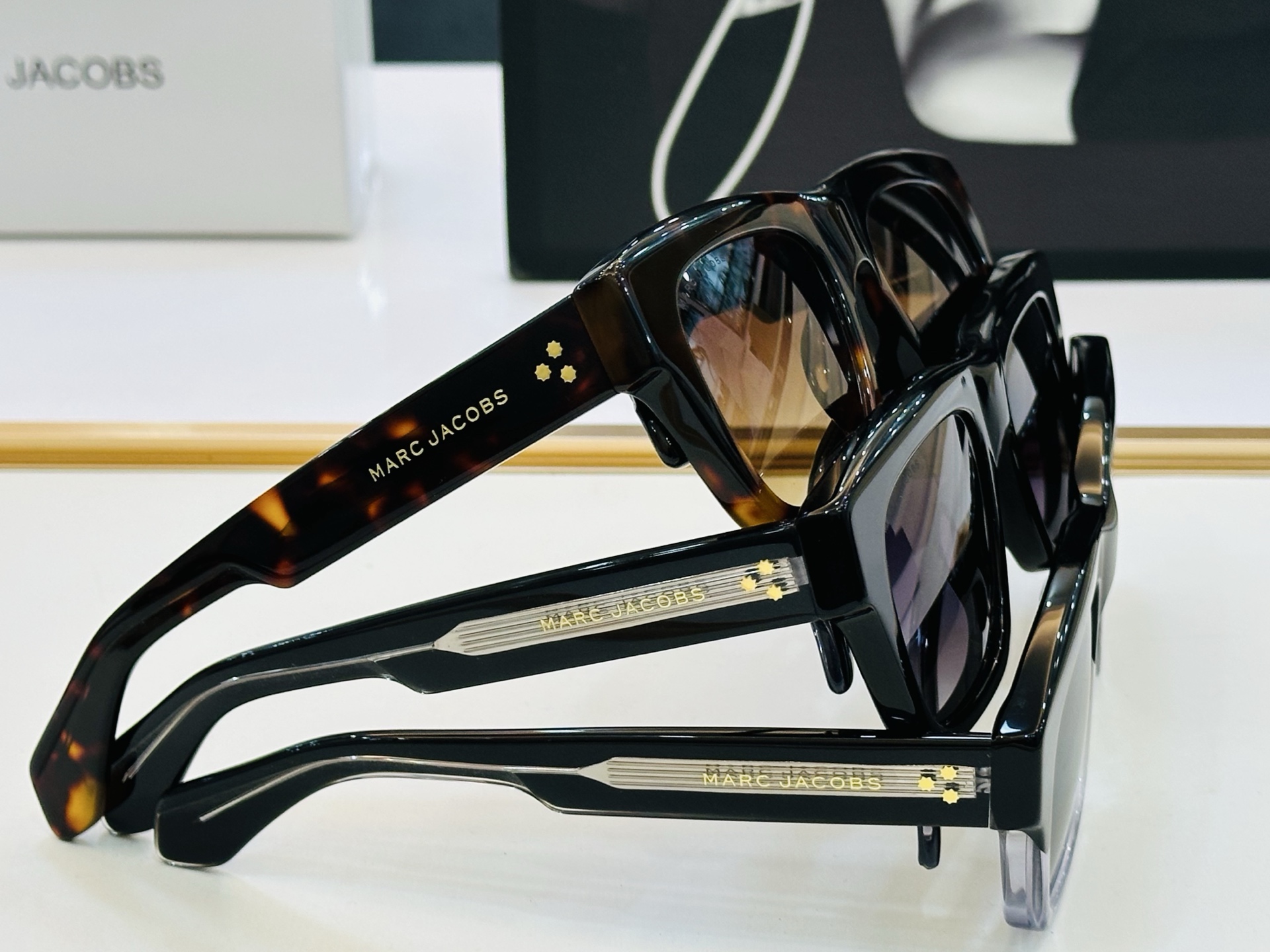 Marc jacobs 马杰家 MJ886 Size：56口17-145 采用今年流行的板材 Z完美设计