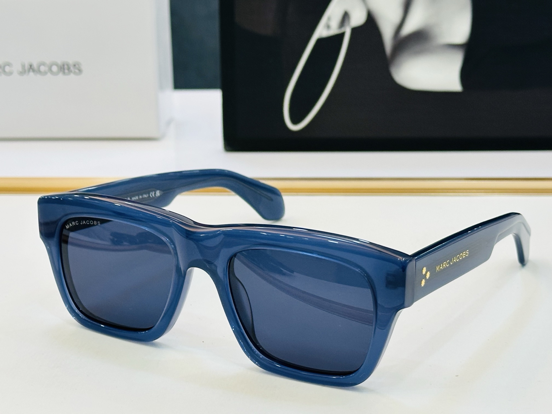 Marc jacobs 马杰家 MJ886 Size：56口17-145 采用今年流行的板材 Z完美设计