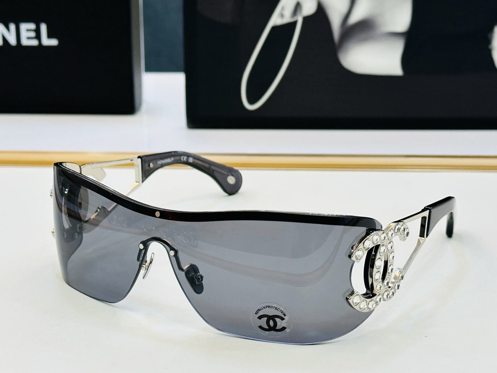 CHANE*香家 CH9579 SIZE：142口118 潮流爆款 太阳镜 😍😍高品质 佩戴舒适 FD墨