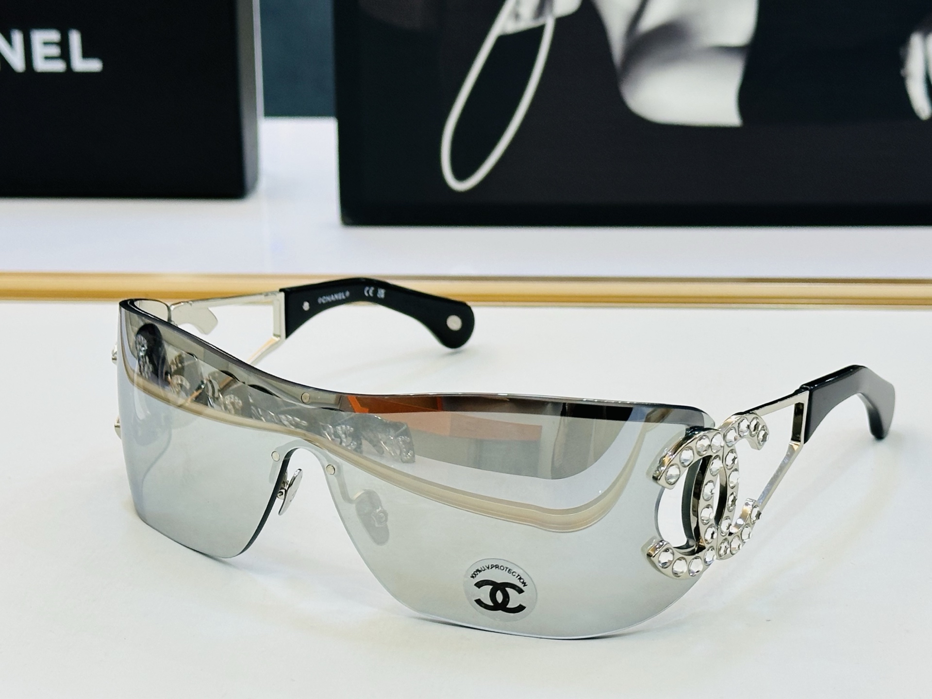 CHANE*香家 CH9579 SIZE：142口118 潮流爆款 太阳镜 😍😍高品质 佩戴舒适 FD墨