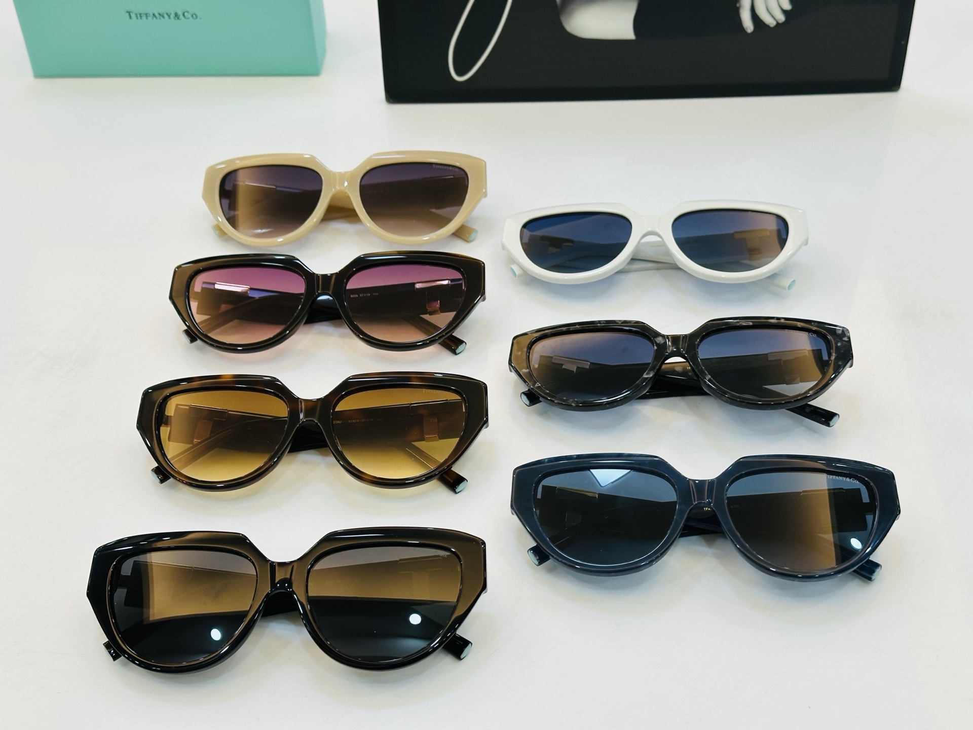 蒂芙家 Tiffany & CO. TF4238U Size：57口18-143 时尚太阳镜架 👍b多色