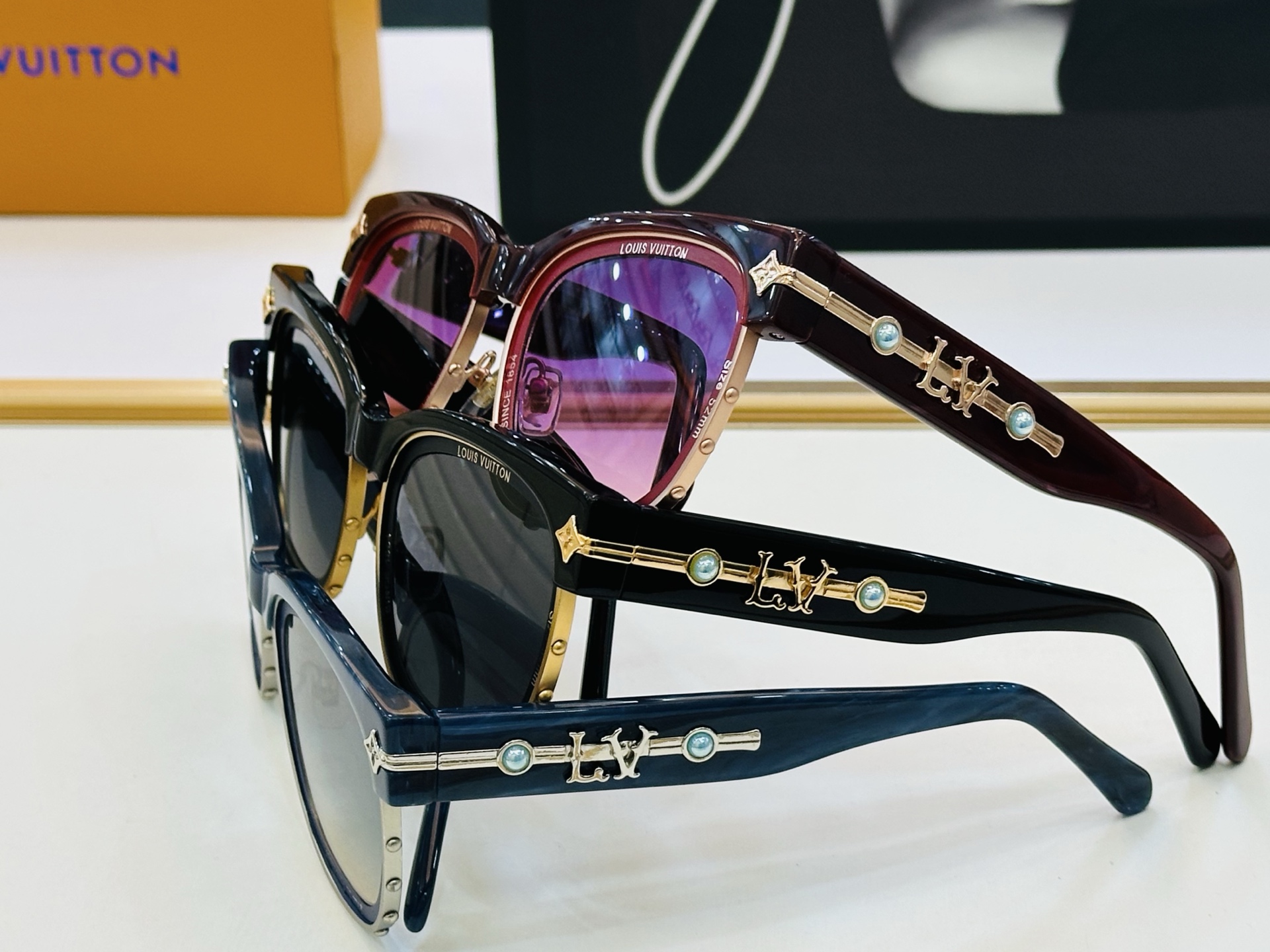 路易家 🎩Z2022U Size：53口21-140 充满活力的 展现独特个性🌟展现大气的你 b高品质 