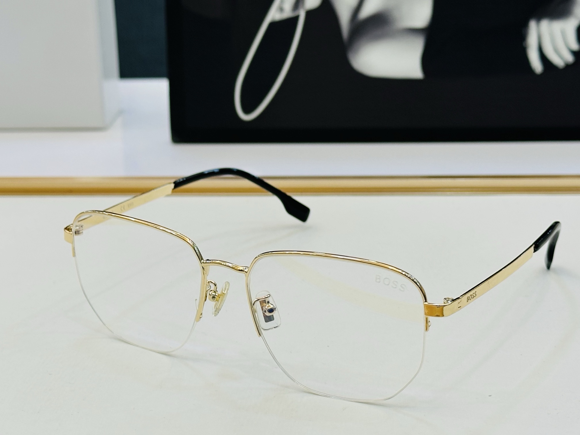 🆕 BOSS 1538/F Size：57口17-140 太阳眼镜 🕶🕶💋高品质 经典不过时框型 C品质