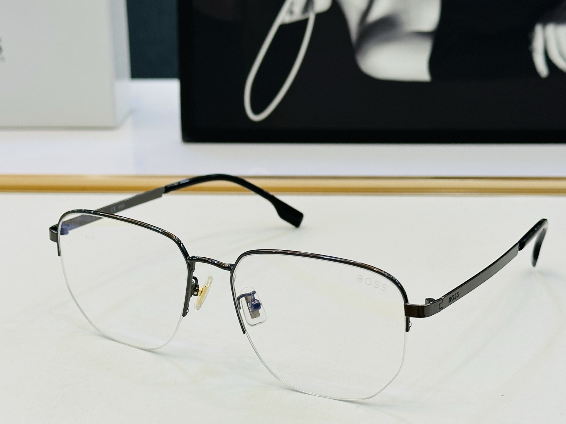 🆕 BOSS 1538/F Size：57口17-140 太阳眼镜 🕶🕶💋高品质 经典不过时框型 C品质