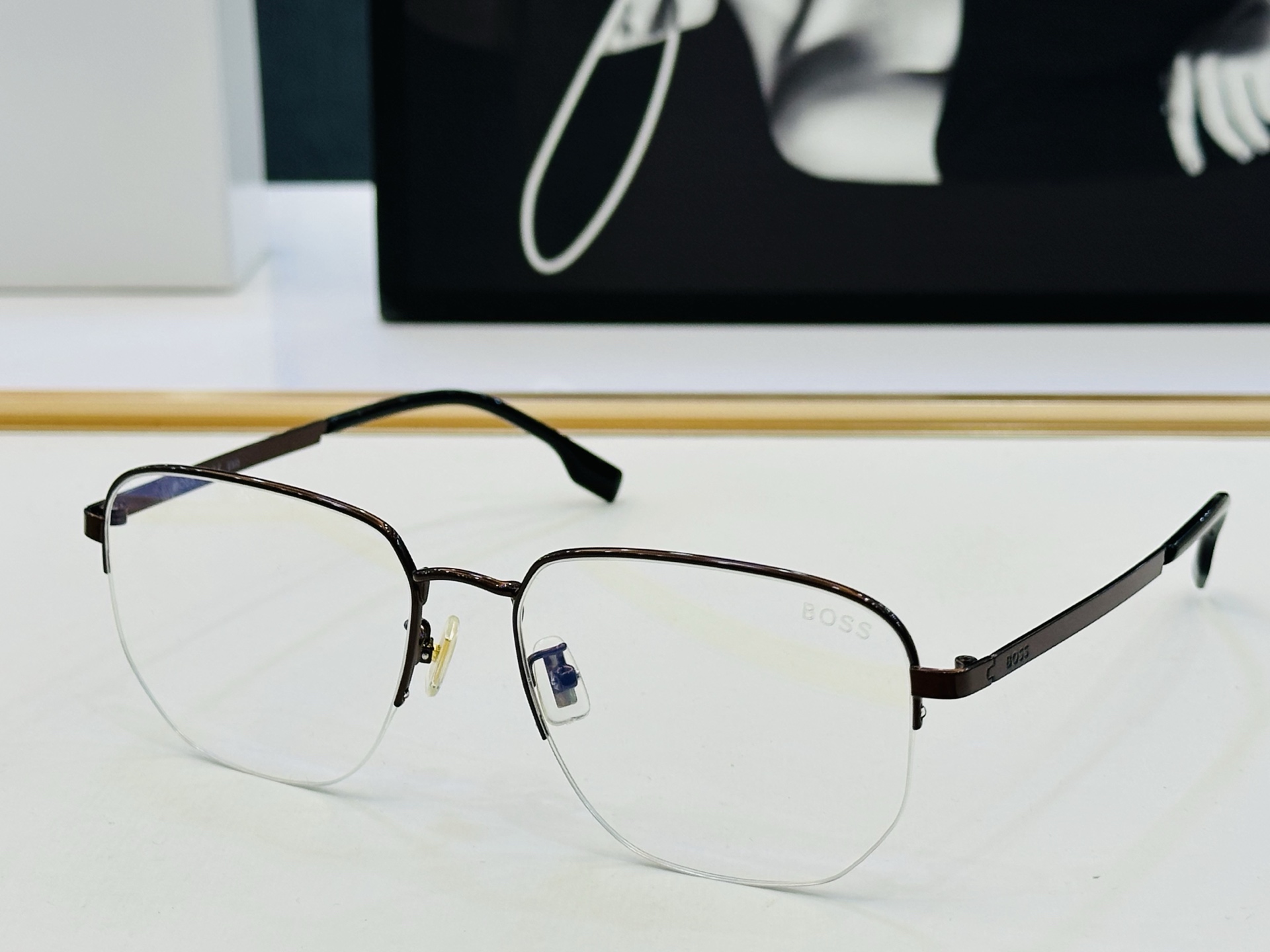 🆕 BOSS 1538/F Size：57口17-140 太阳眼镜 🕶🕶💋高品质 经典不过时框型 C品质