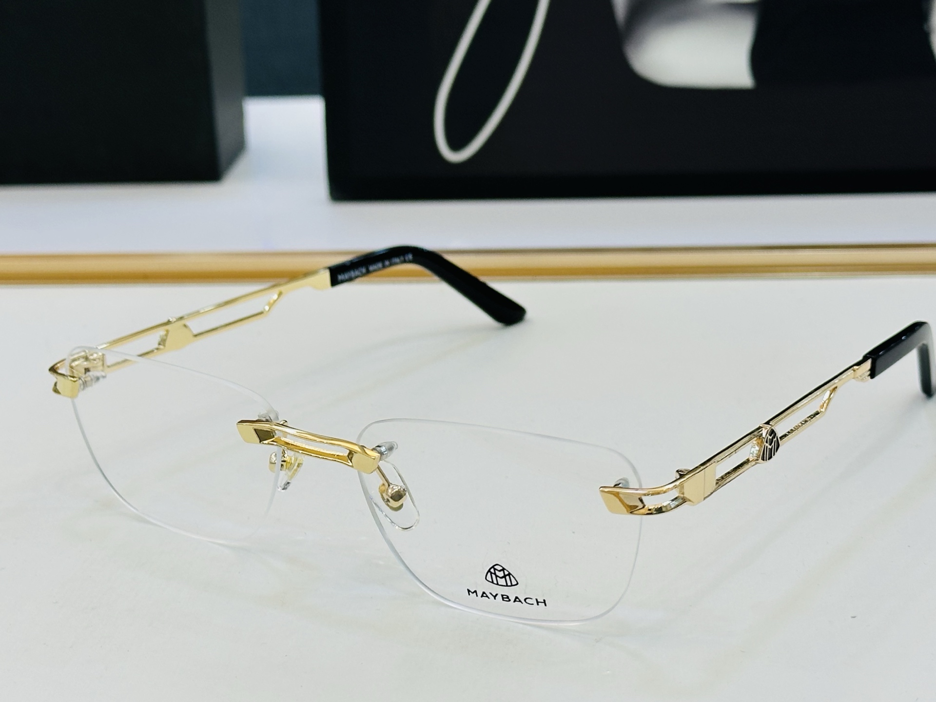 高品质 迈巴赫 🎉🎉做工精美💕💕MAYBAC*H Z23 Size：57口18-145 质感十足L👍配光