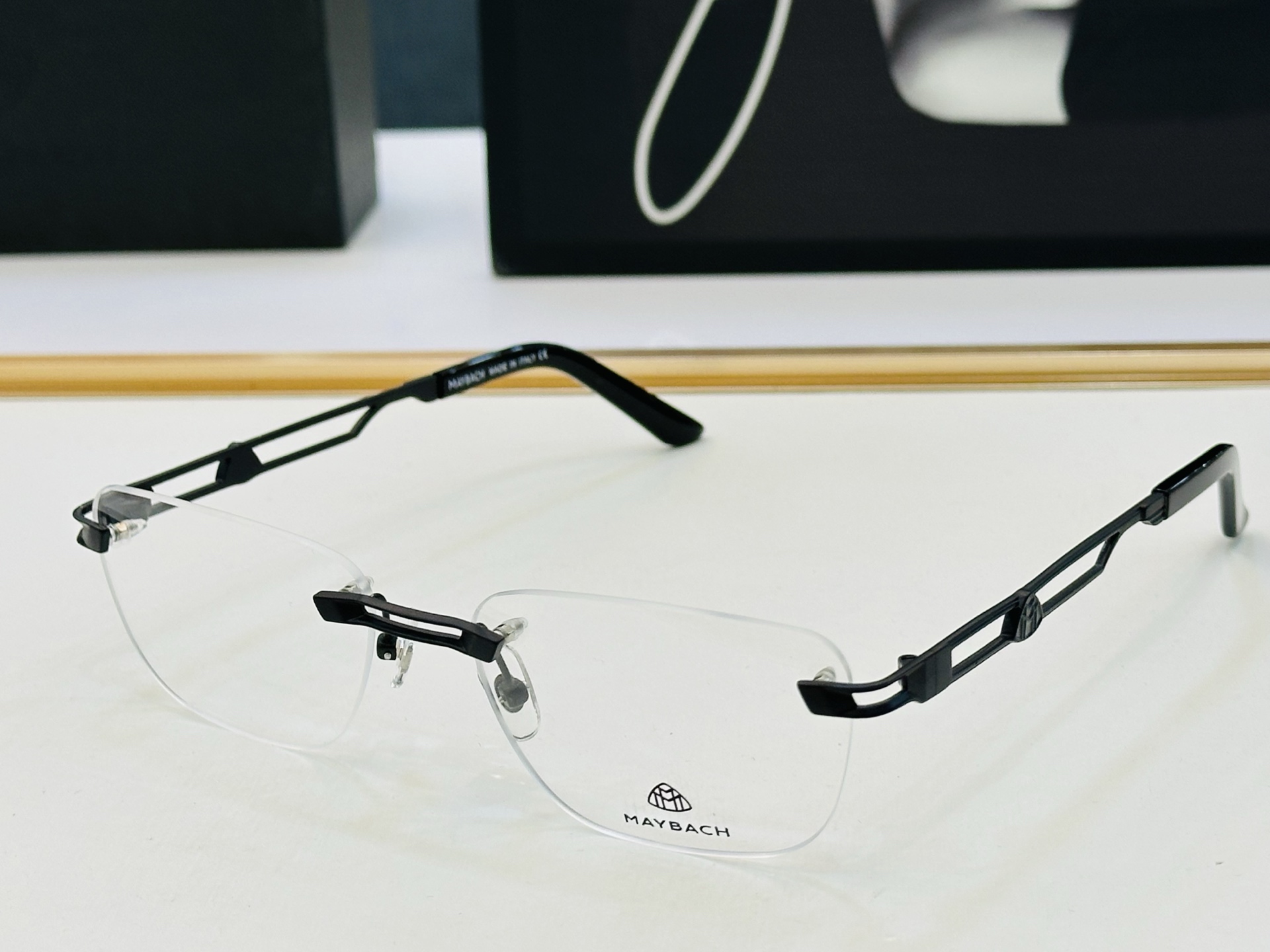 高品质 迈巴赫 🎉🎉做工精美💕💕MAYBAC*H Z23 Size：57口18-145 质感十足L👍配光