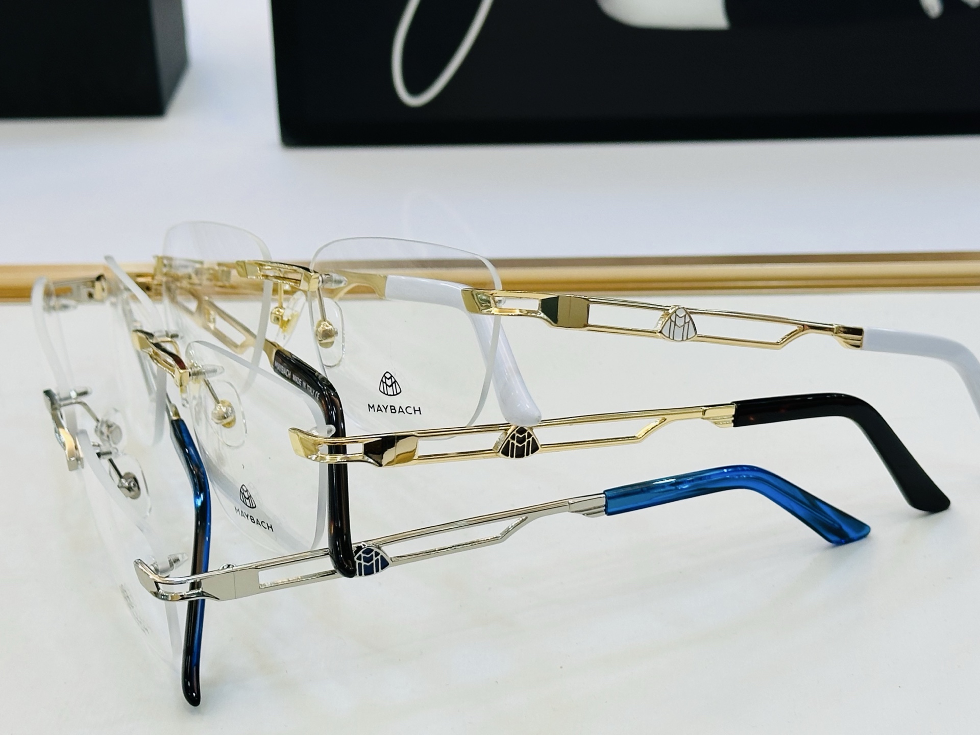 高品质 迈巴赫 🎉🎉做工精美💕💕MAYBAC*H Z23 Size：57口18-145 质感十足L👍配光