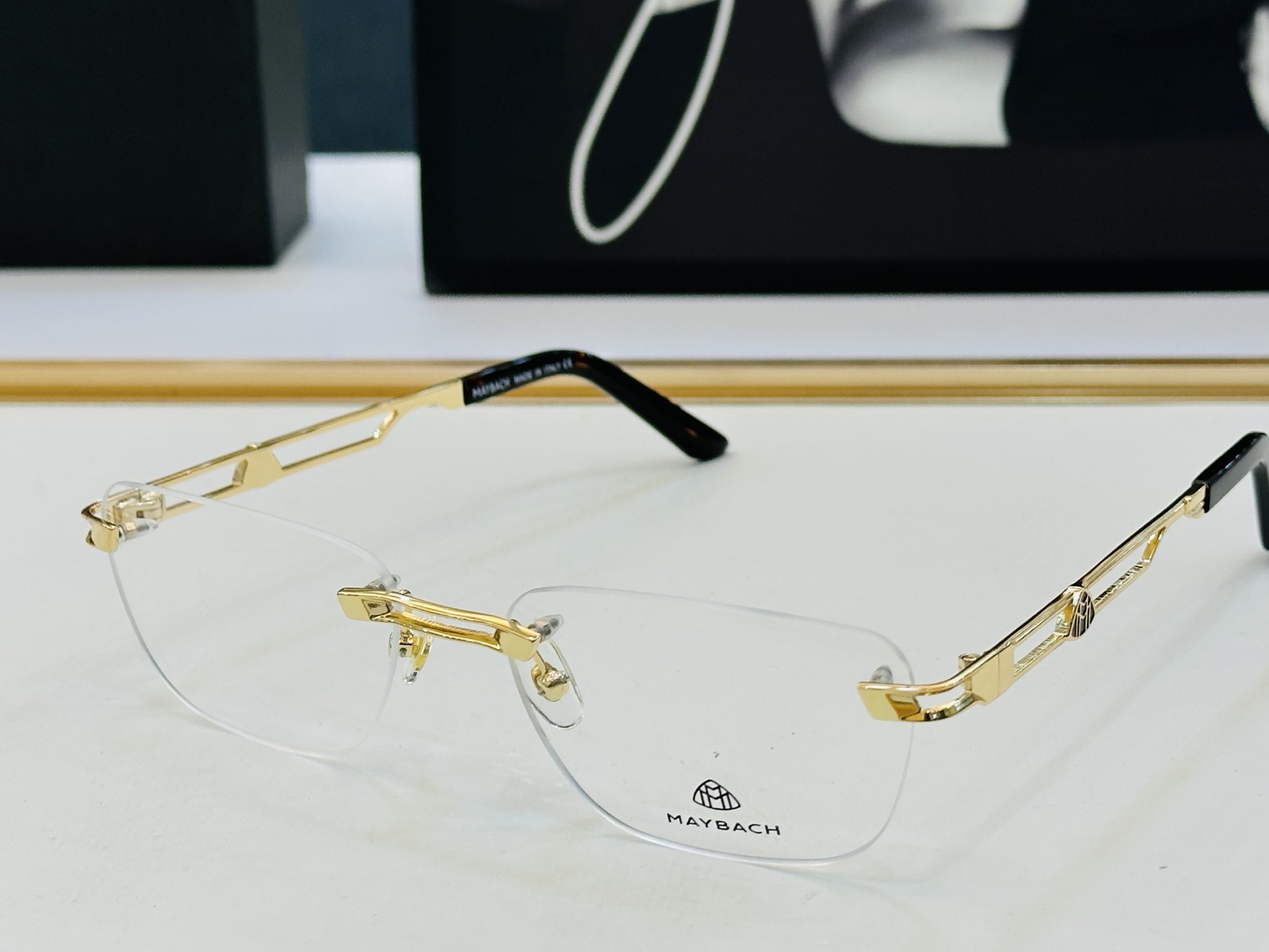 高品质 迈巴赫 🎉🎉做工精美💕💕MAYBAC*H Z23 Size：57口18-145 质感十足L👍配光